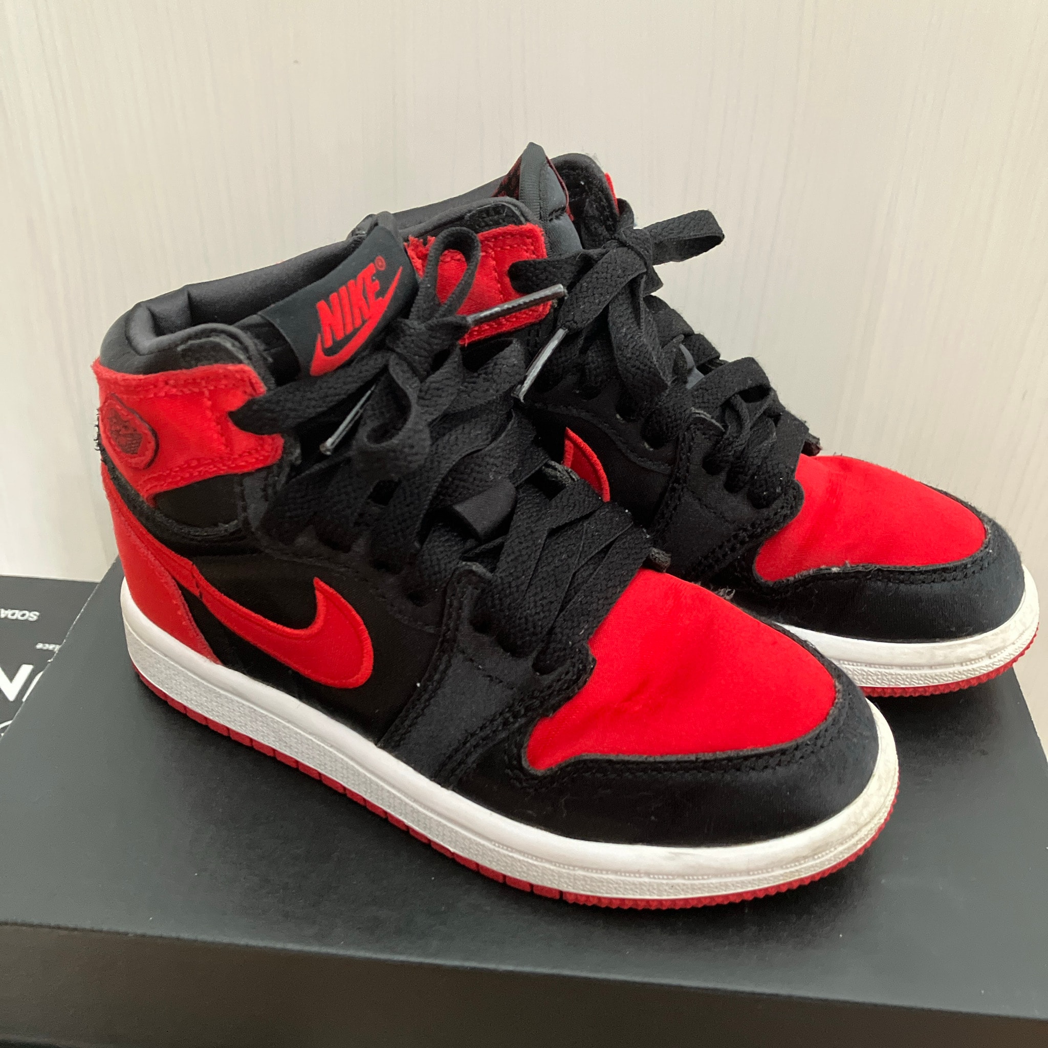 Nike PS Jordan 1 Retro High OG "Satin Bred"