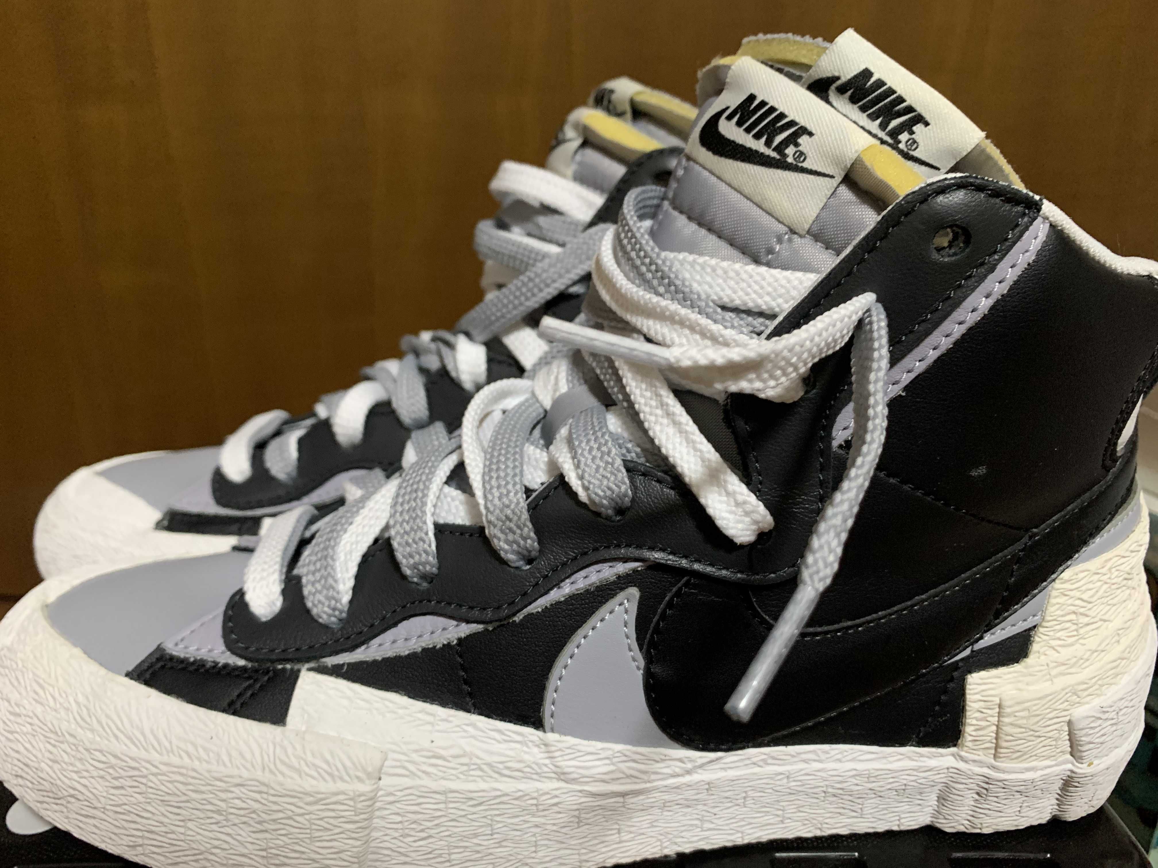 sacai × NIKE BLAZER MID "BLACK/WOLF GREY/WHITE"