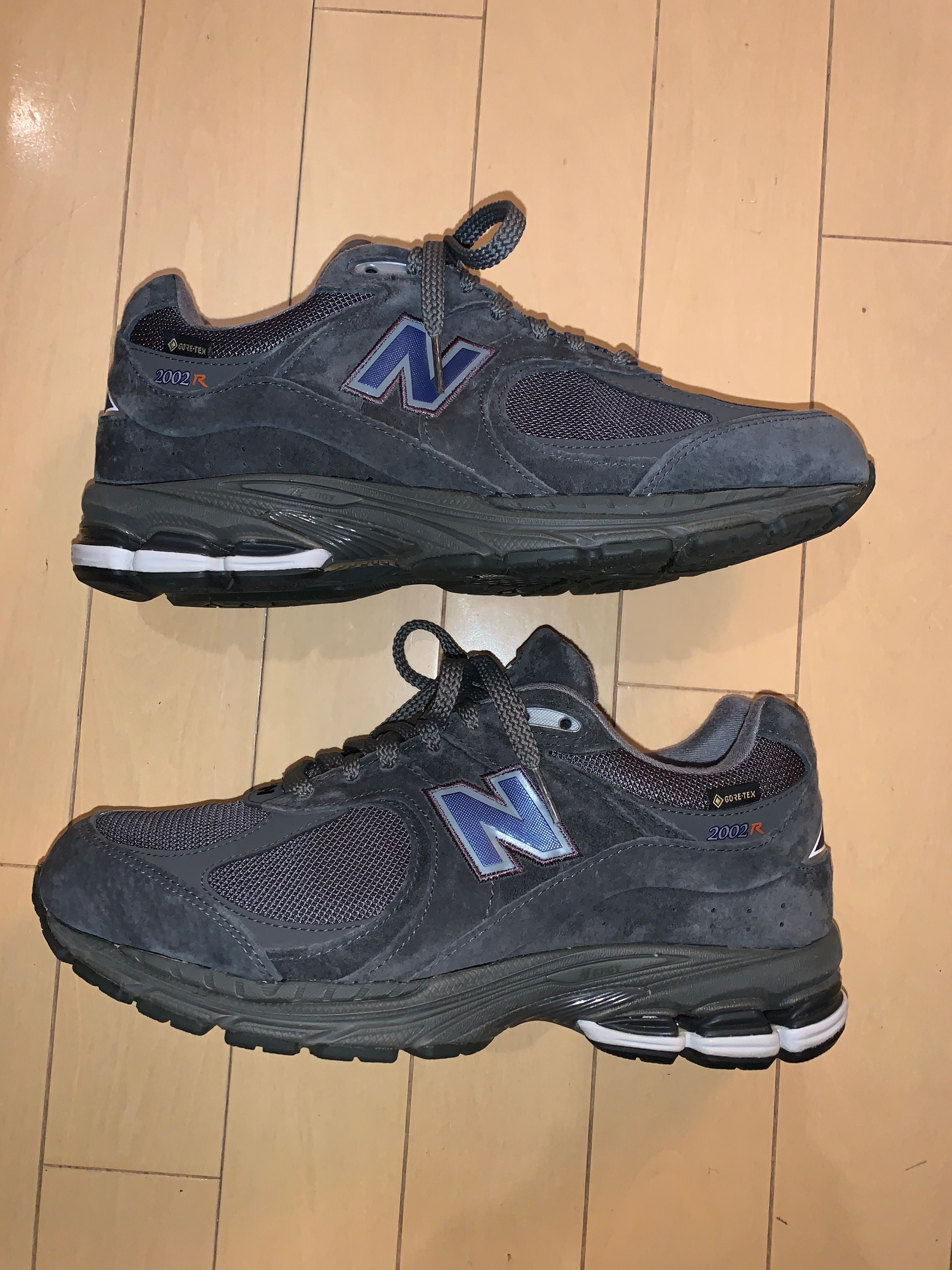 BEAMS × New Balance 2002R GORE-TEX "Charcoal"
