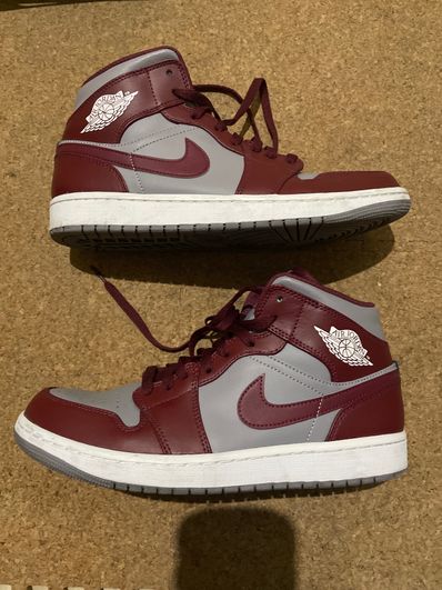 Nike Air Jordan 1 Mid "Team Red"
