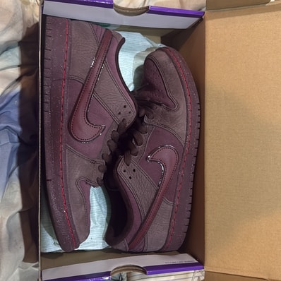 Nike SB Dunk Low PRM City of Love "Burgundy"