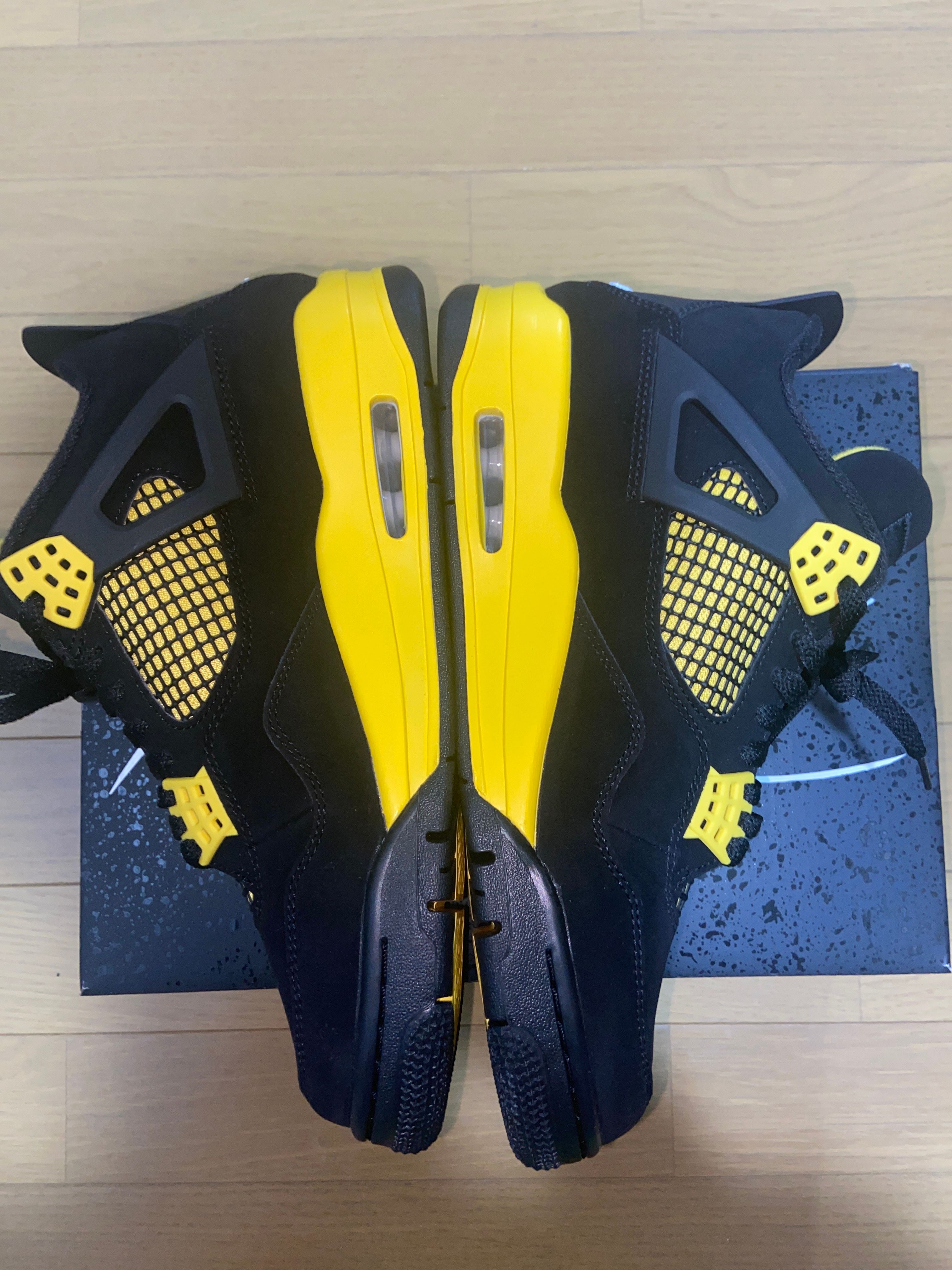 Nike Air Jordan 4 Retro "Thunder"(2023)