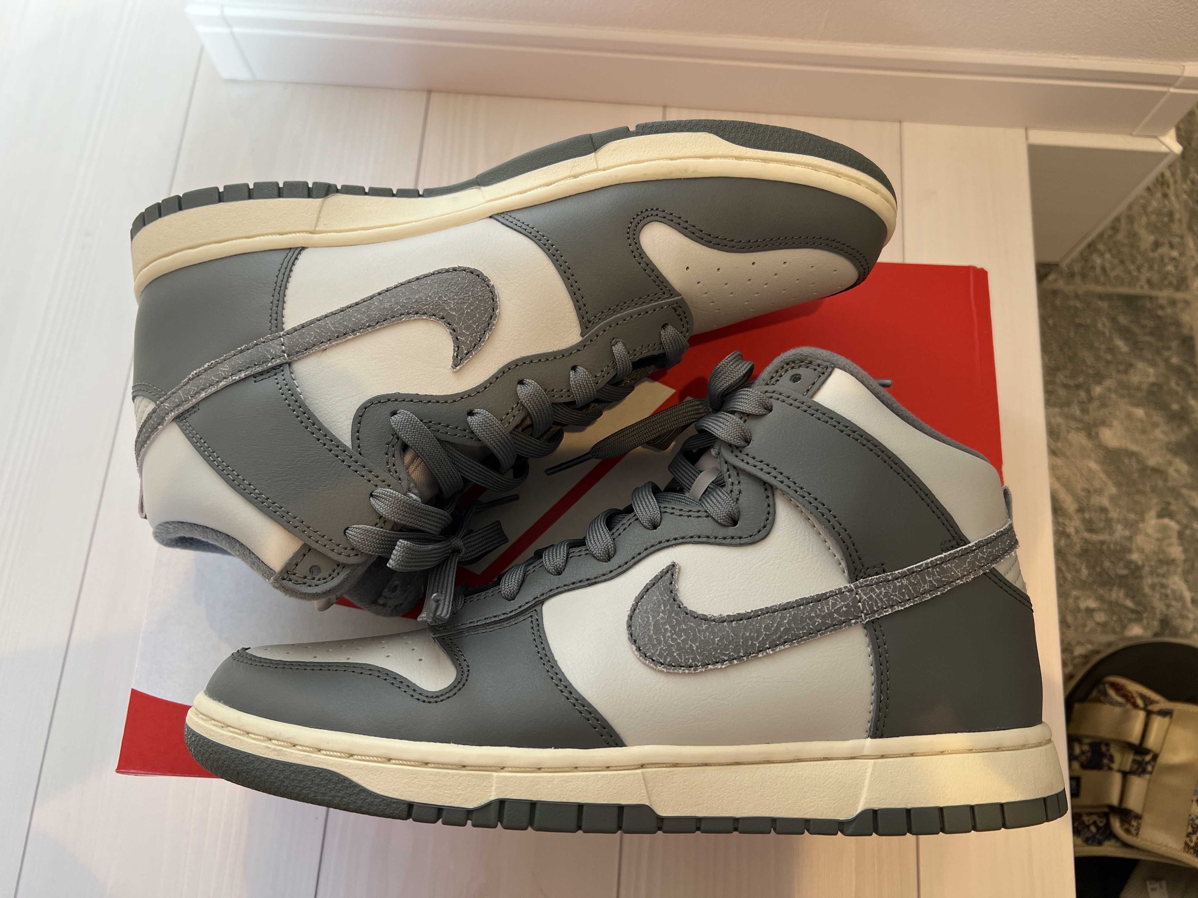 Nike Dunk High Retro SE Vintage "Light Bone and Tumbled Grey"