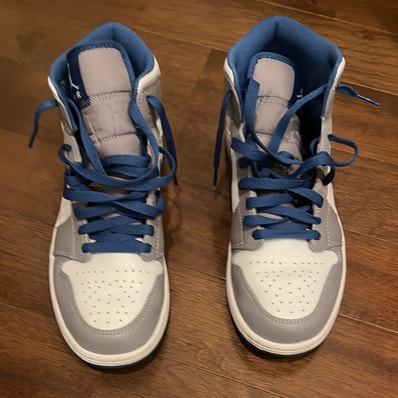 Nike Air Jordan 1 Mid "True Blue"