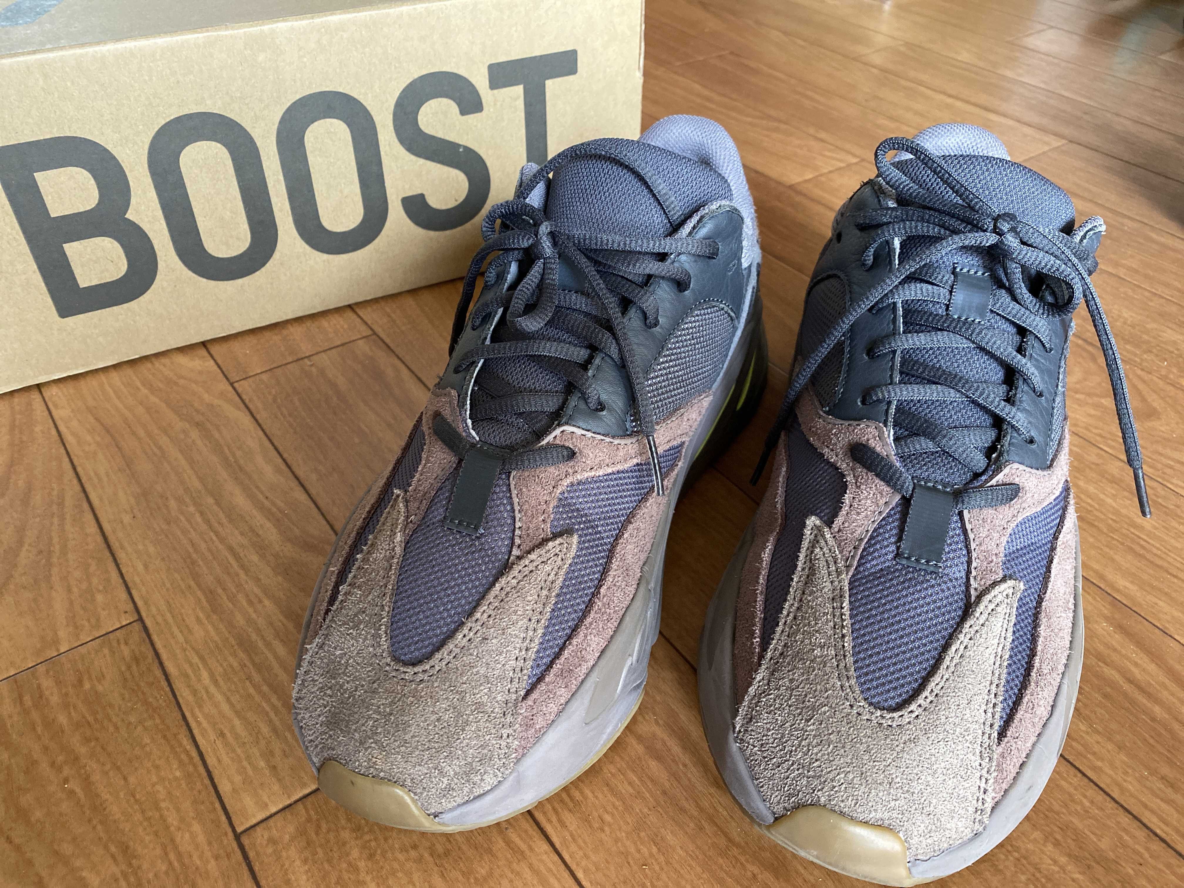YEEZY BOOST 700 WAVE RUNNER DARK GREY