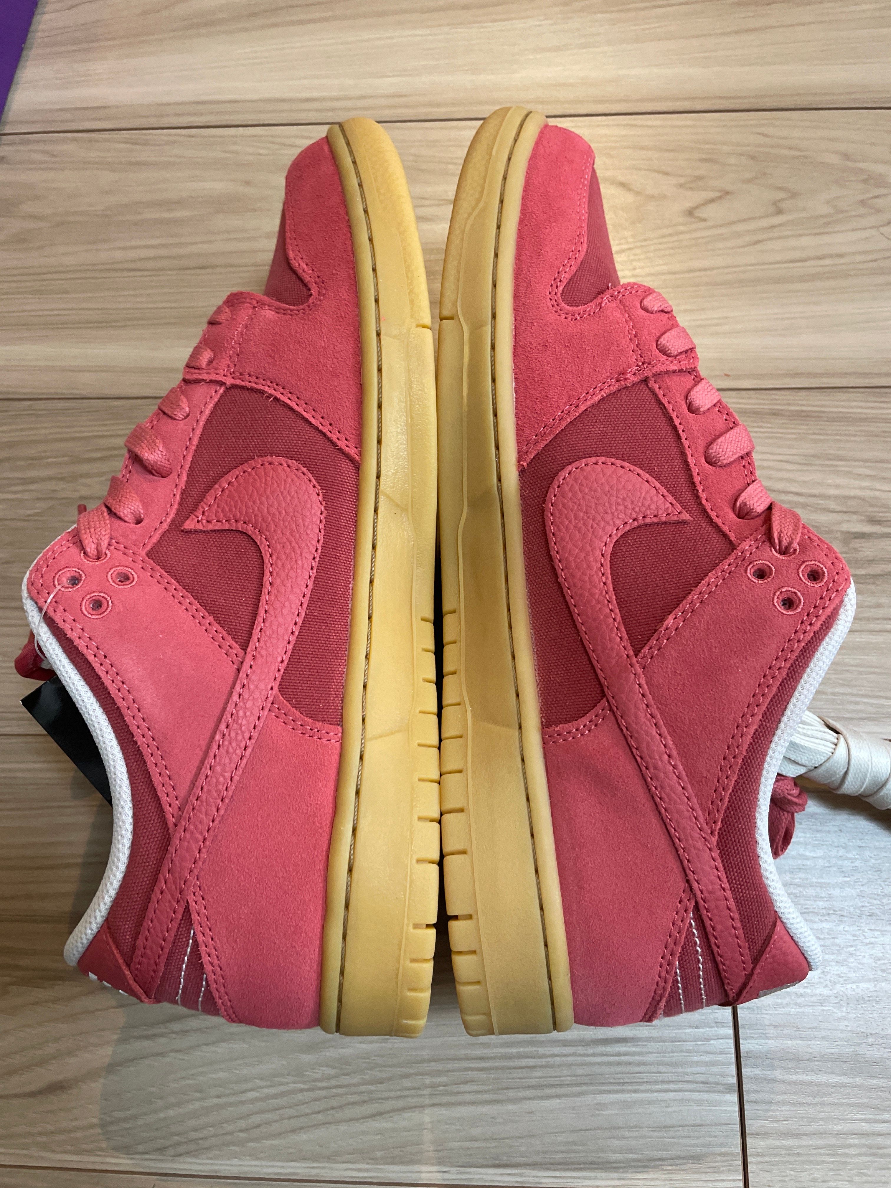 Nike SB Dunk Low "Adobe"