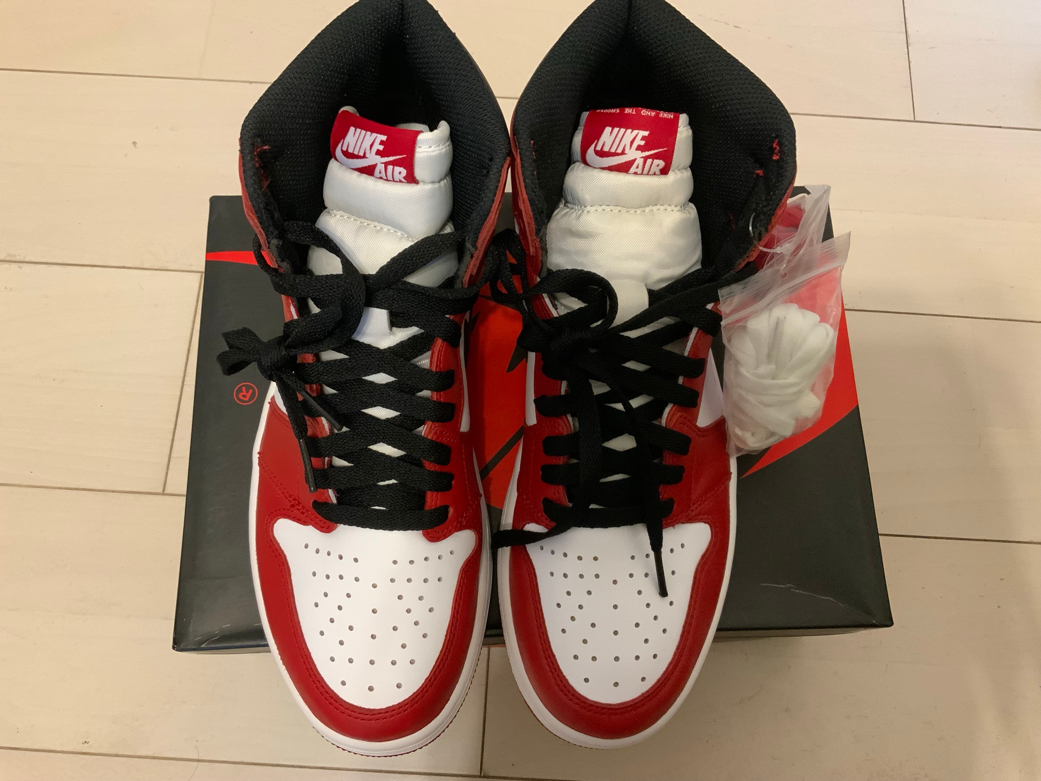 Nike Air Jordan 1 Retro High "Chicago" (2015)