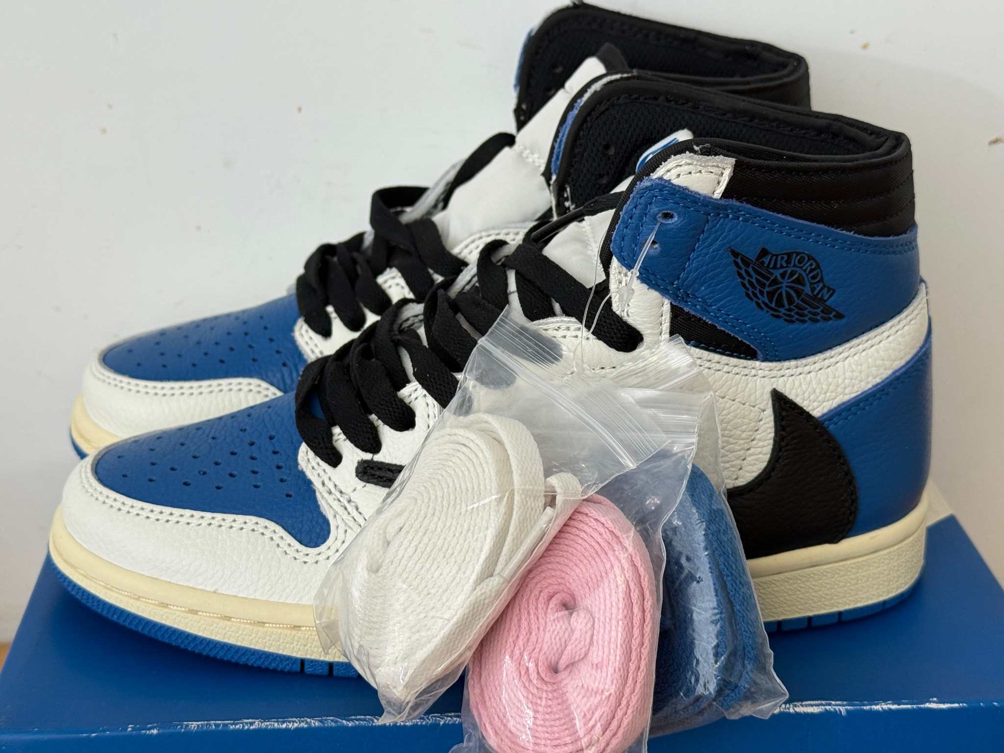 Travis Scott × fragment design × Nike Air Jordan 1 Retro High OG SP "Military Blue"