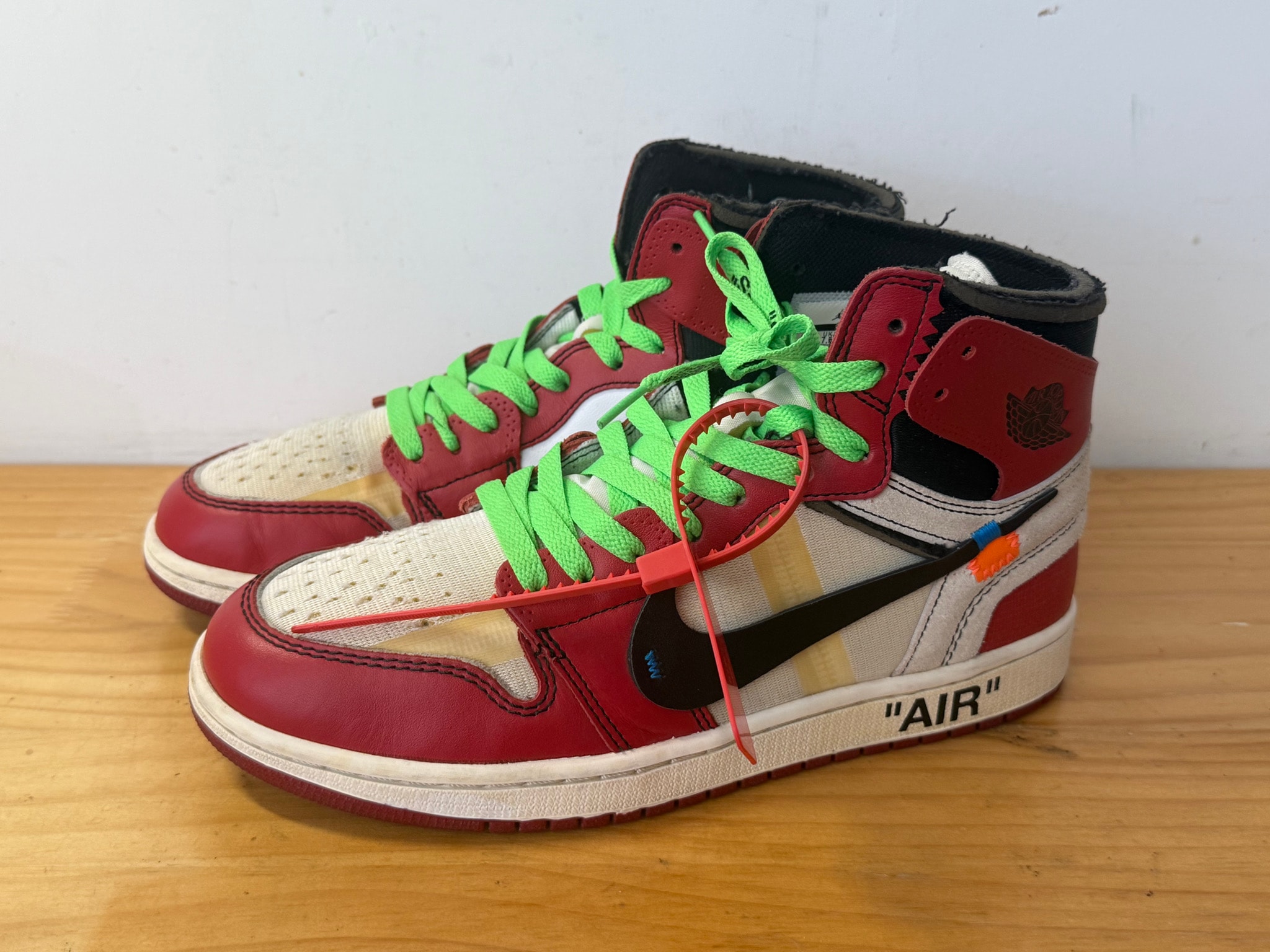 Off-White × Nike Air Jordan 1 Retro High The Ten "Chicago"