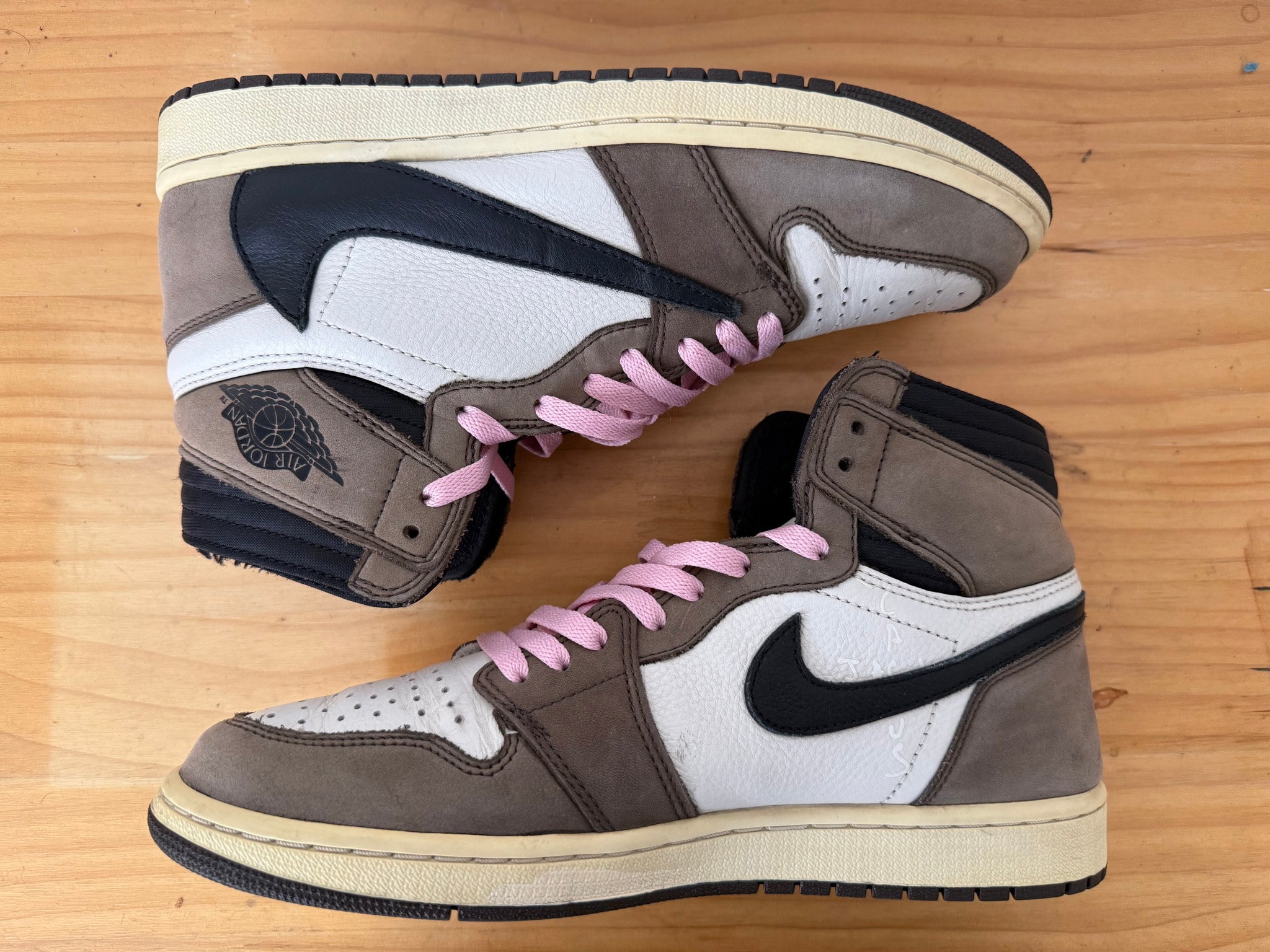Travis Scott × Nike Air Jordan 1 Retro High OG TS SP "Sail/Dark Mocha"