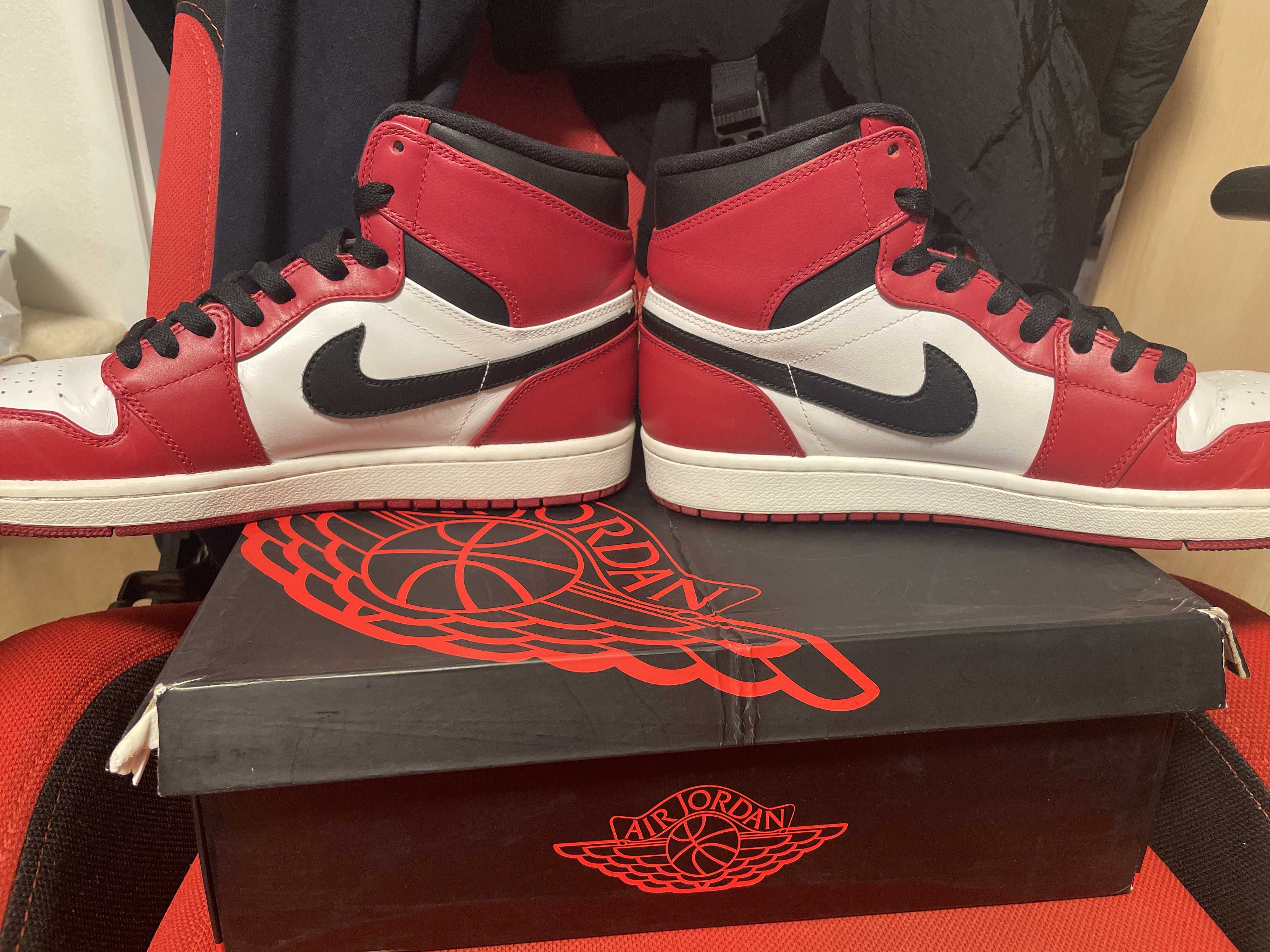 Nike Air Jordan 1 Retro High "Chicago" (2013)