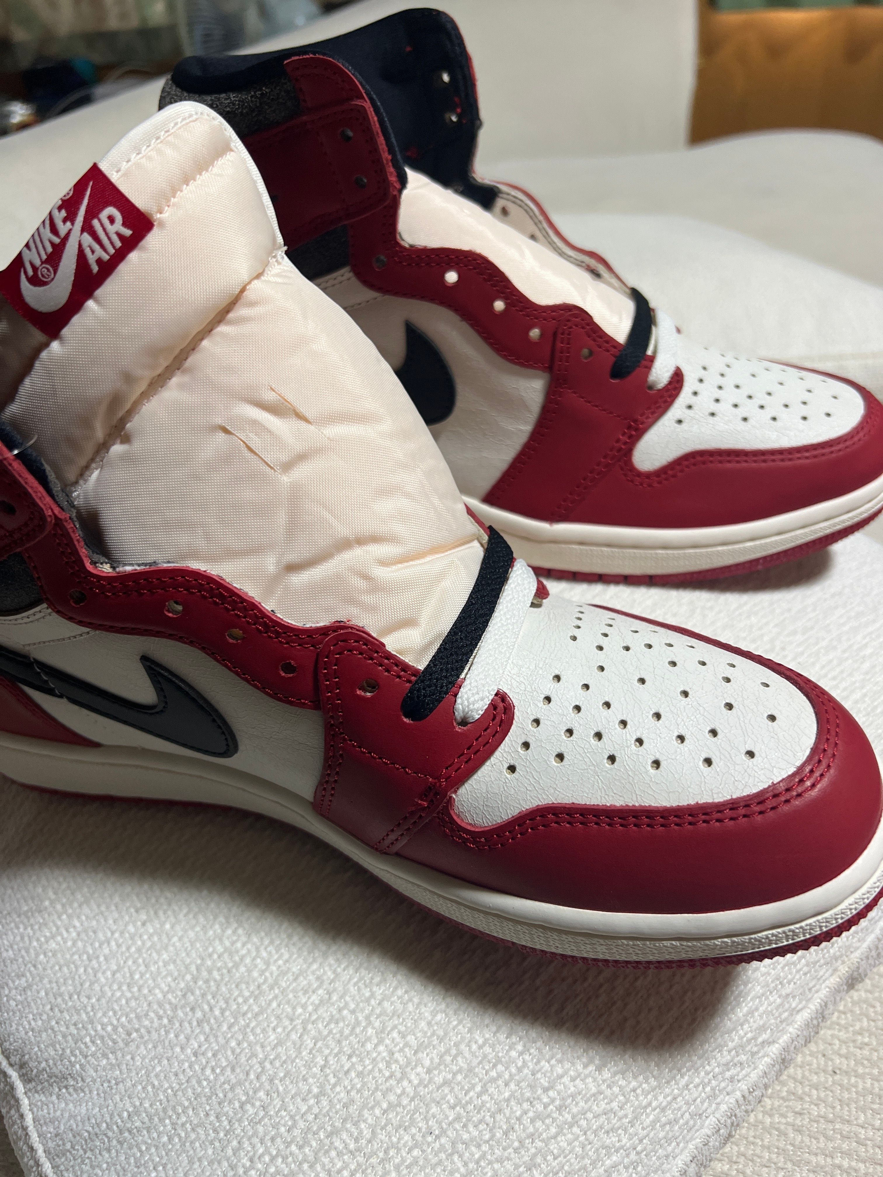 Nike Air Jordan 1 High OG "Lost & Found/Chicago"