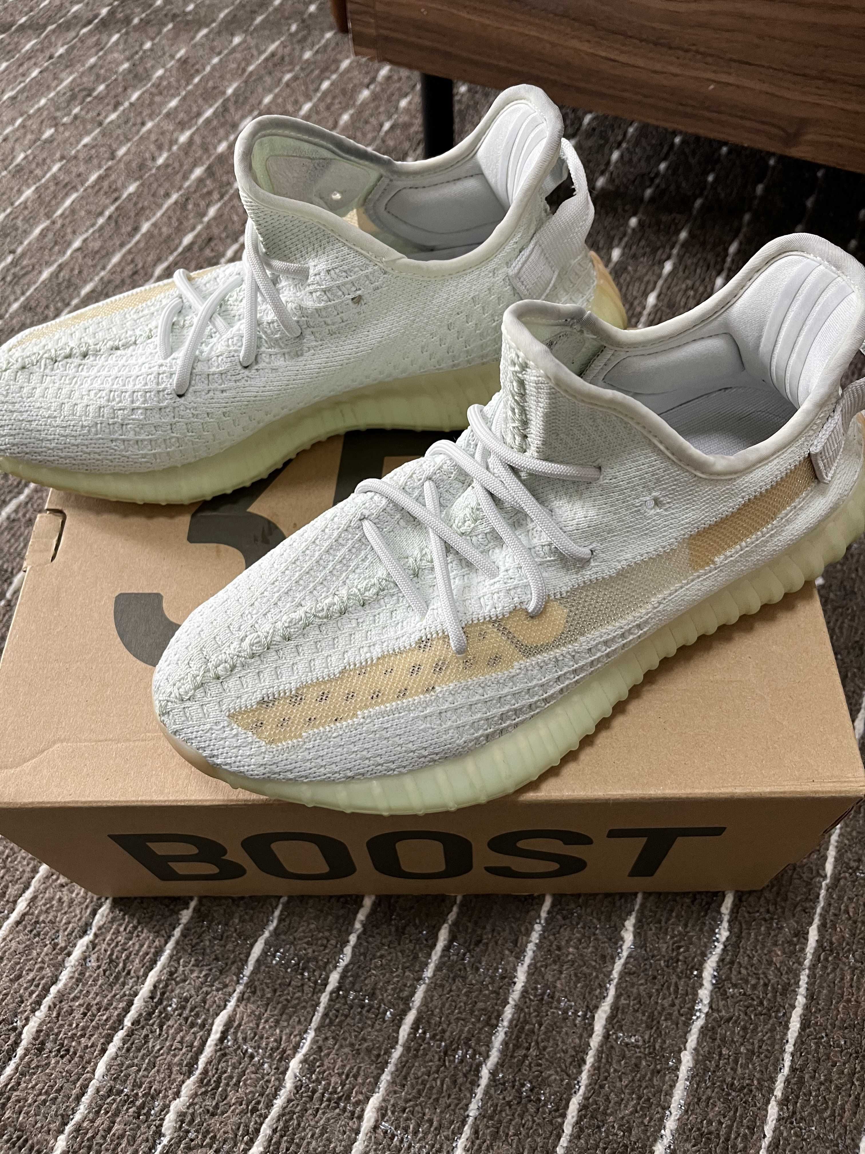 adidas Yeezy Boost 350 V2 "Hyperspace"