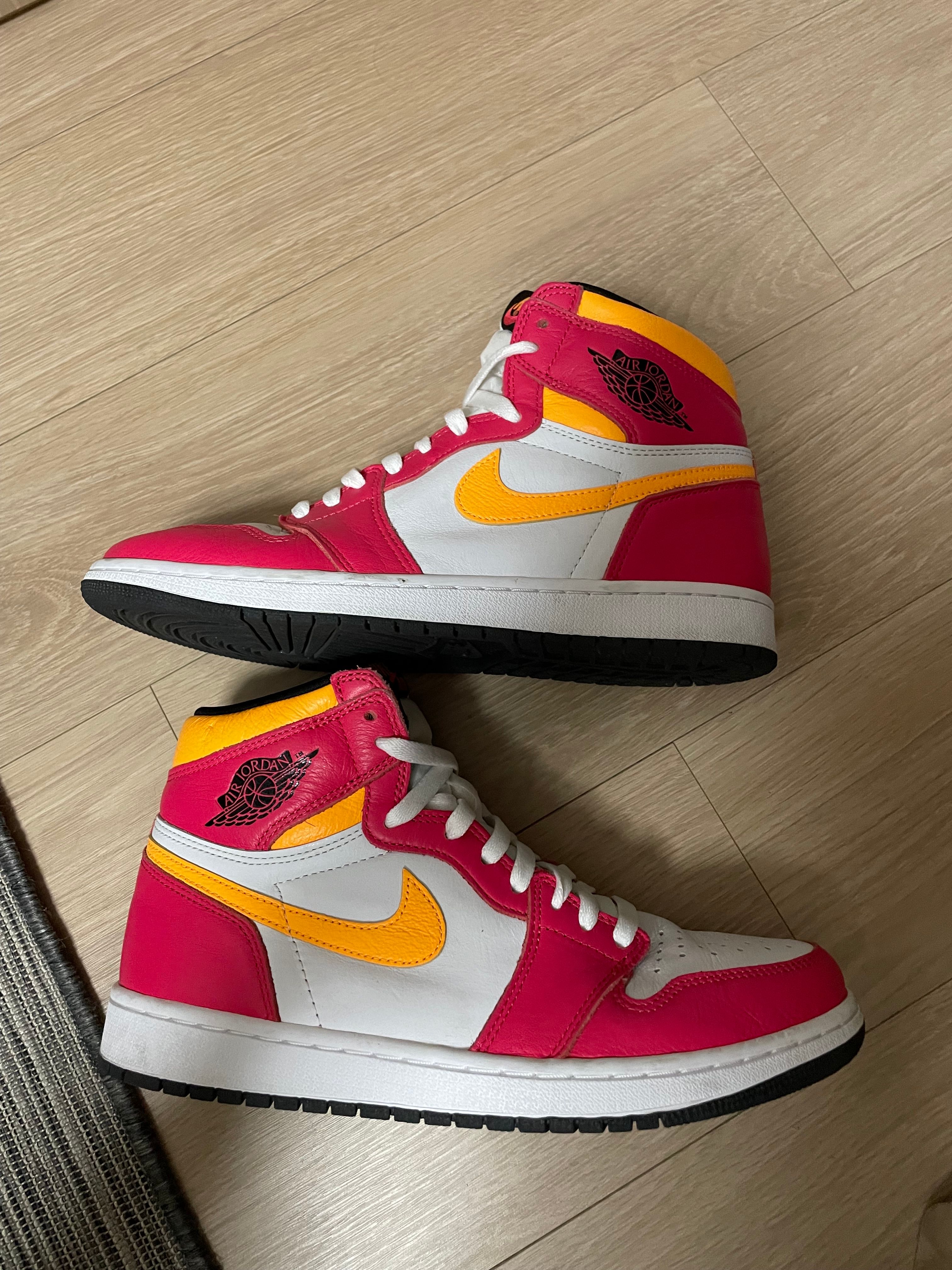 Nike Air Jordan 1 High OG "Light Fusion Red"