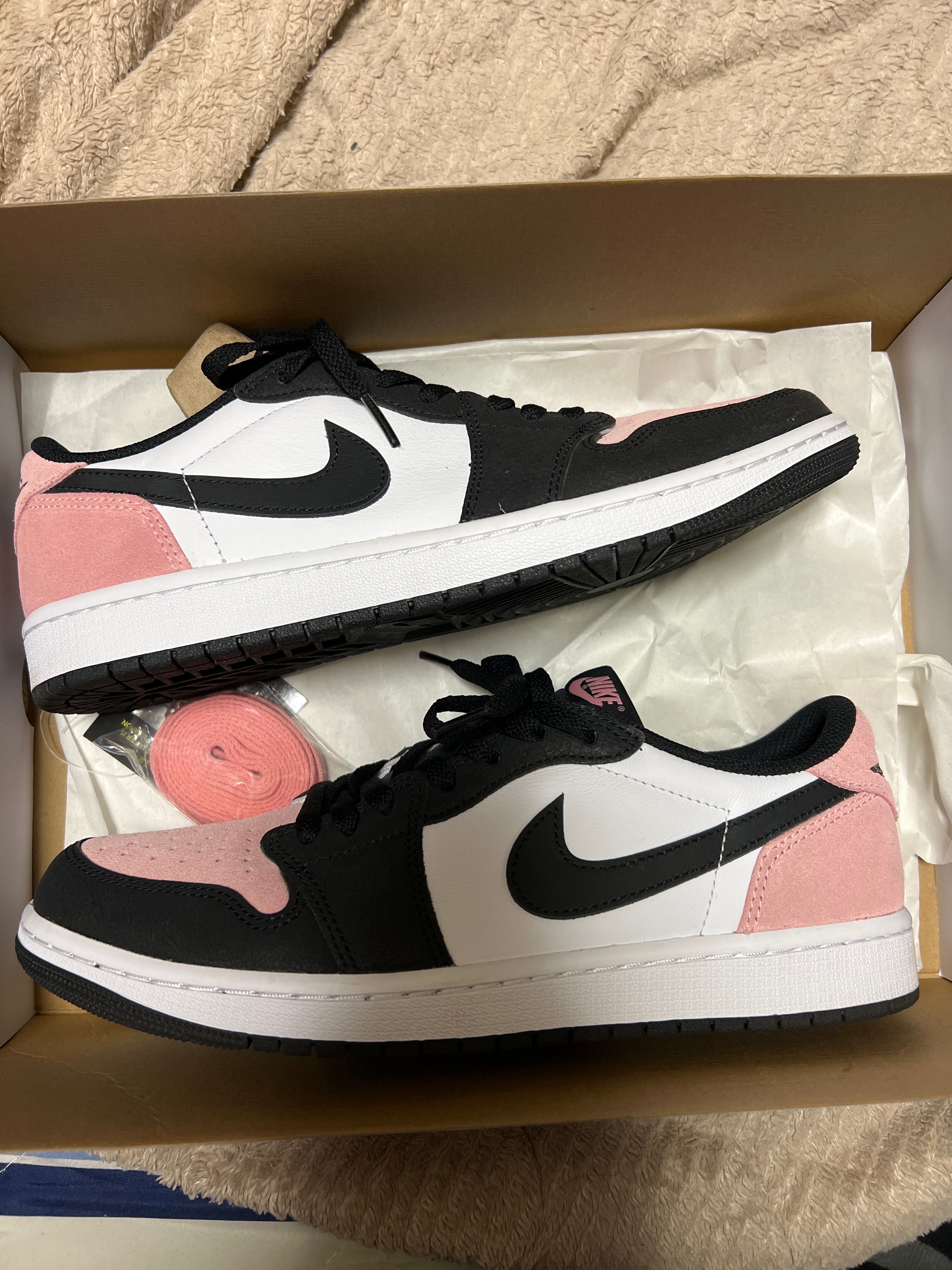 Nike Air Jordan 1 Low OG "Bleached Coral"