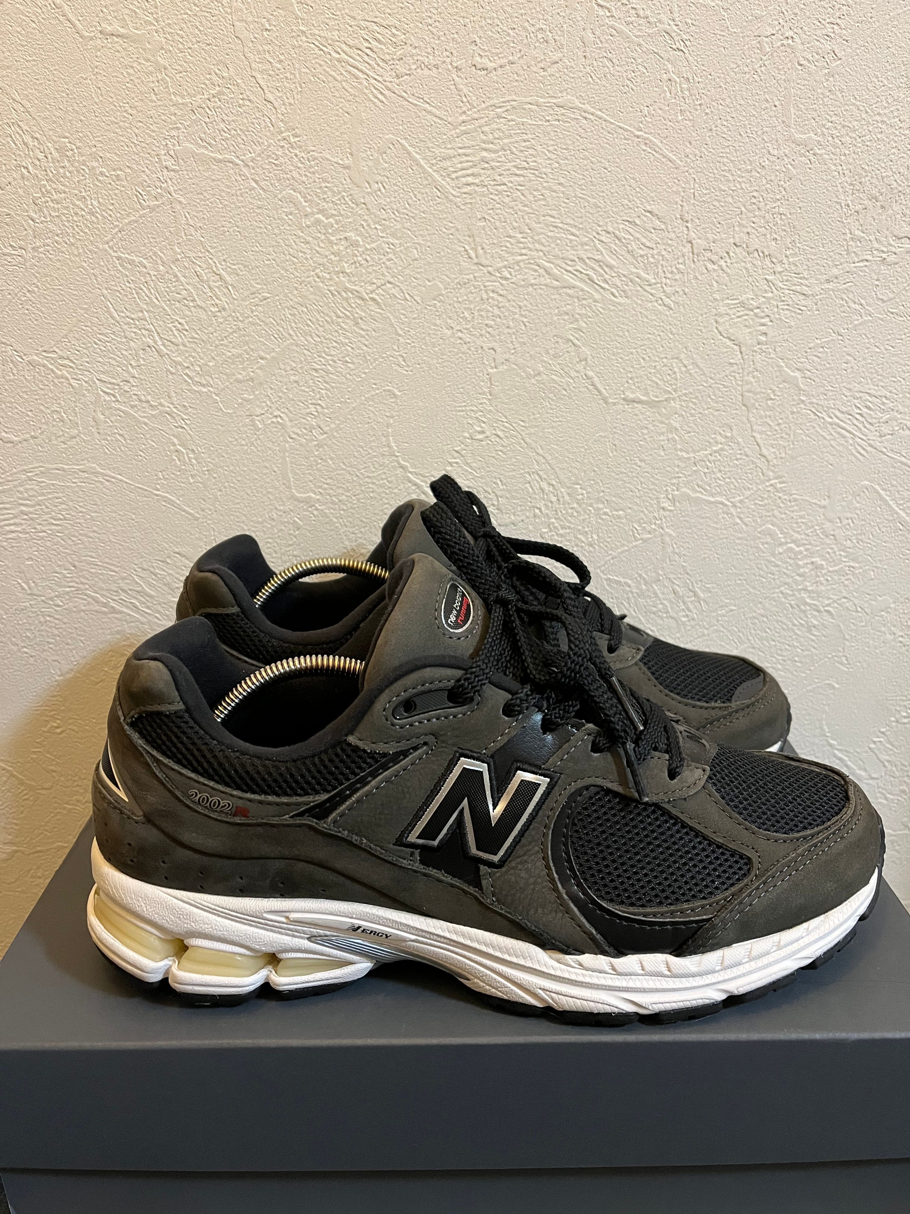 New Balance 2002R "Black/Gray"
