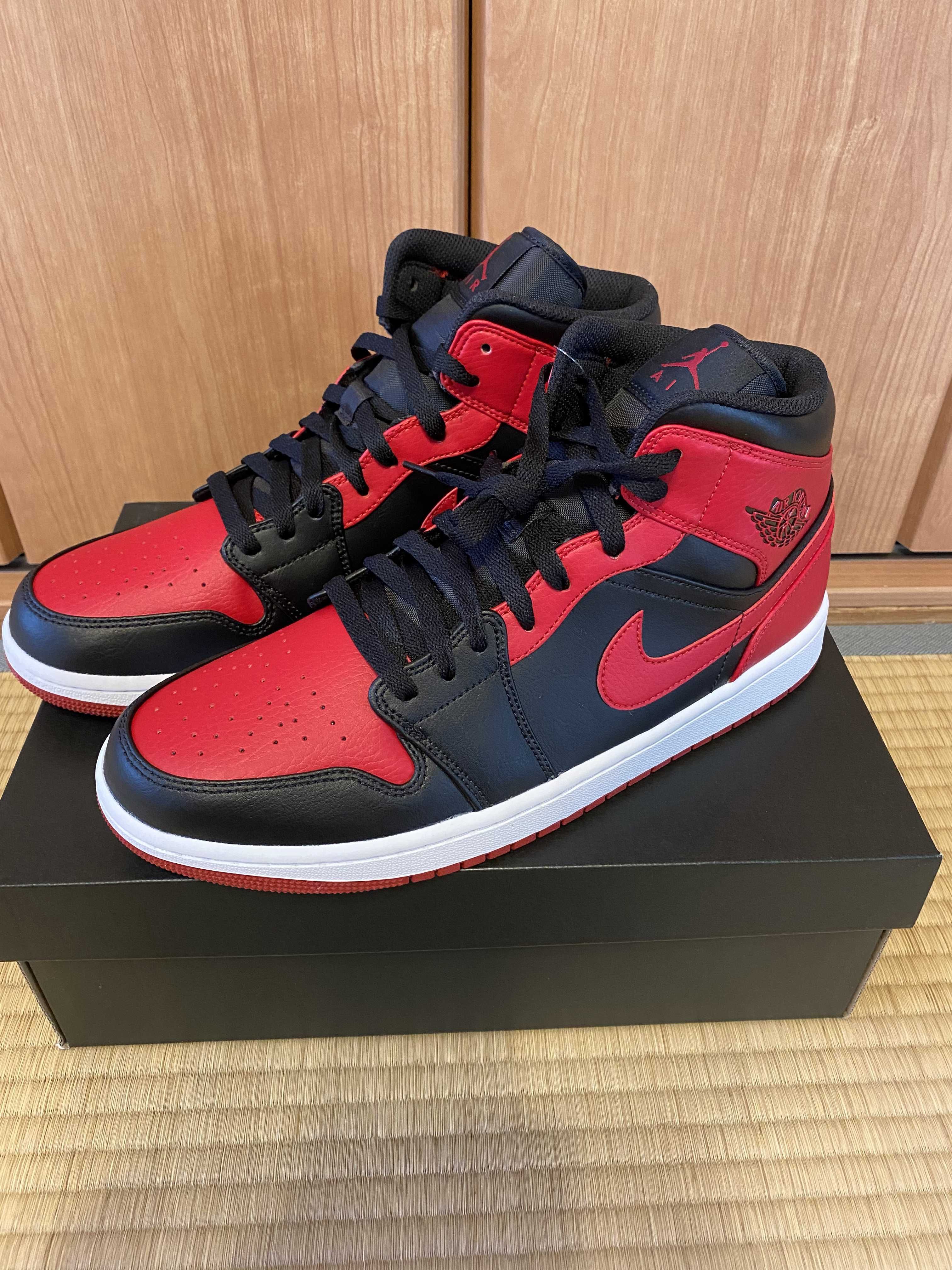 Nike Air Jordan 1 Mid "Bred"