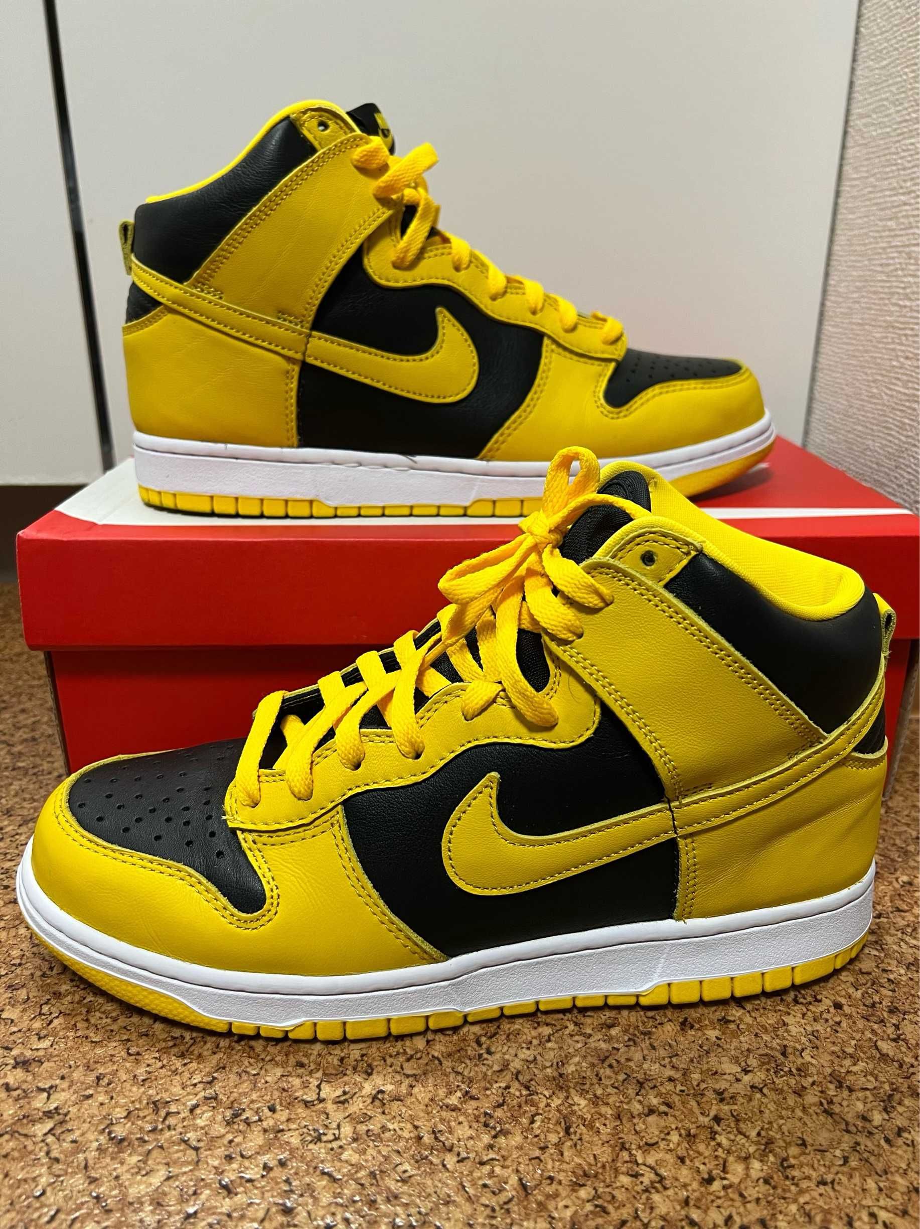 Nike Dunk High "Black/Varsity Maize"