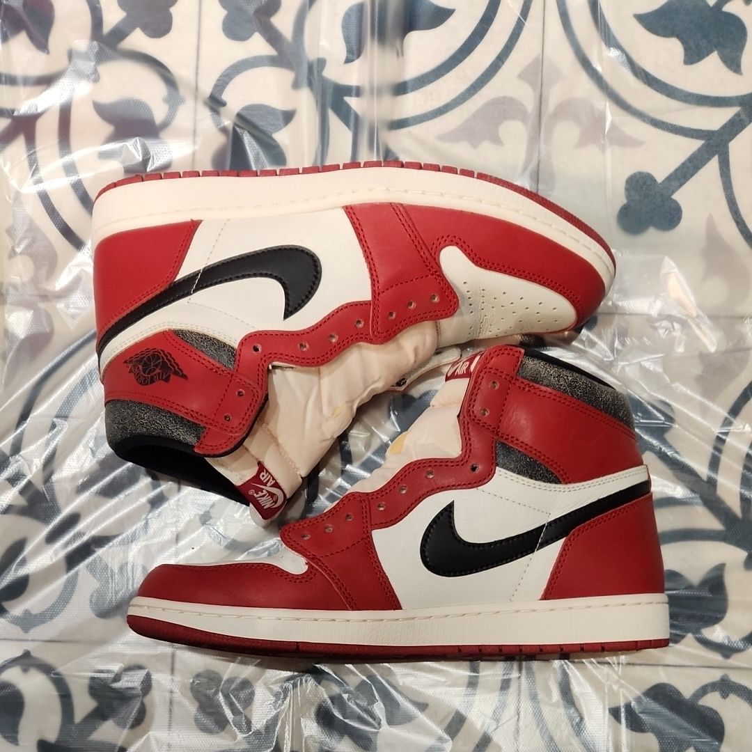 Nike Air Jordan 1 High OG "Lost & Found/Chicago"