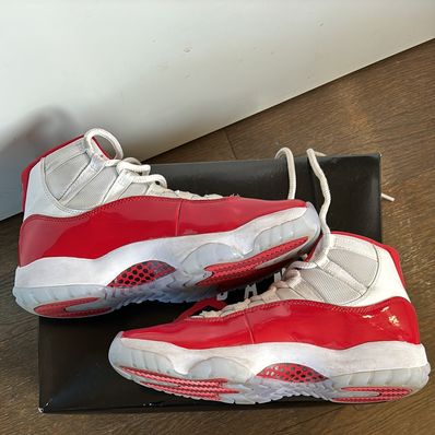 Nike Air Jordan 11 "Varsity Red"