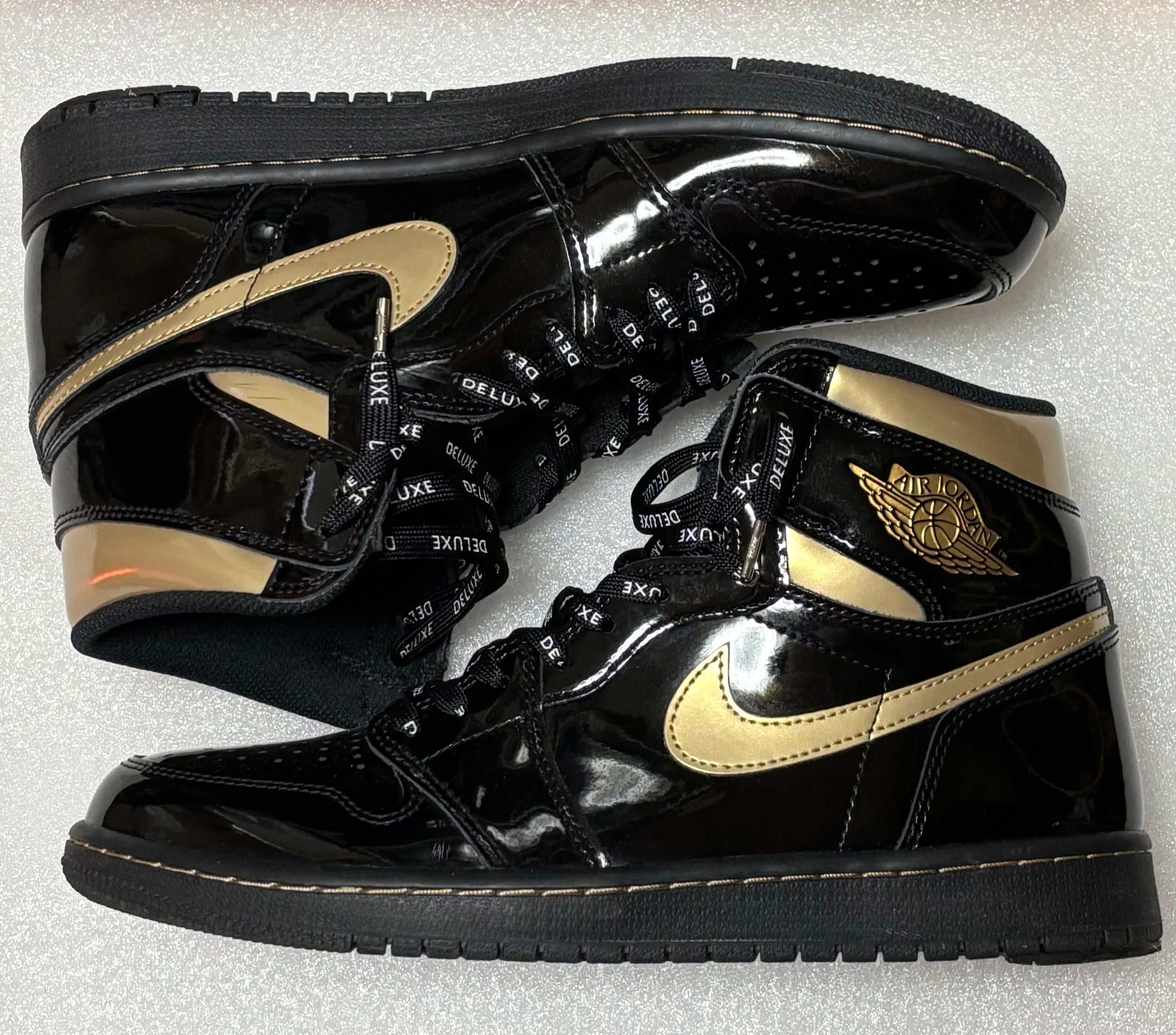 Nike Air Jordan 1 High OG "Black-Metalic Gold"
