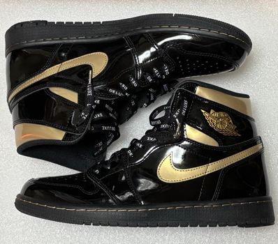 Nike Air Jordan 1 High OG "Black-Metalic Gold"