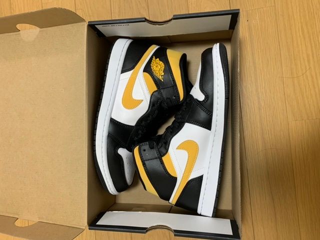 Nike Air Jordan 1 Mid "White/Pollen-Black"