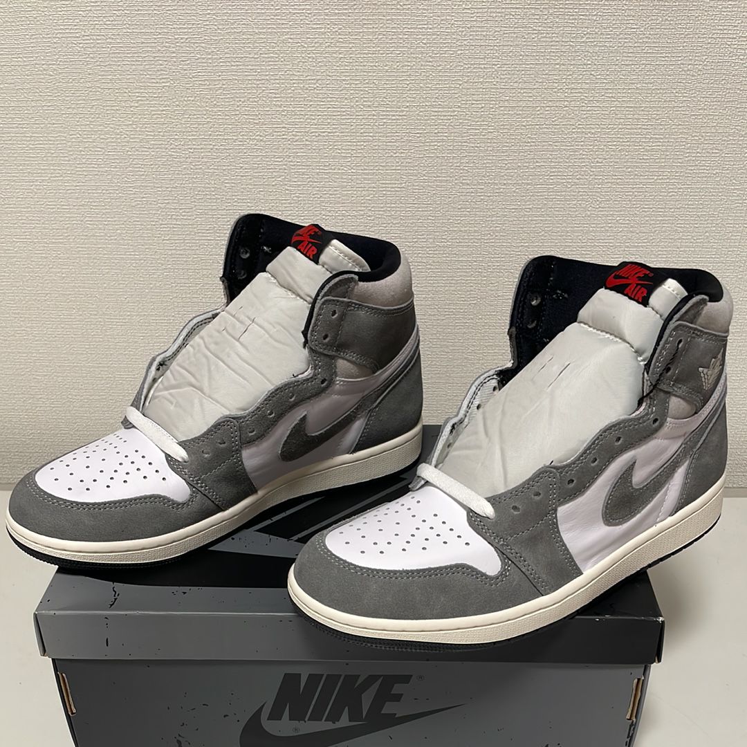 Nike Air Jordan 1 Retro High OG "Black and Smoke Grey"