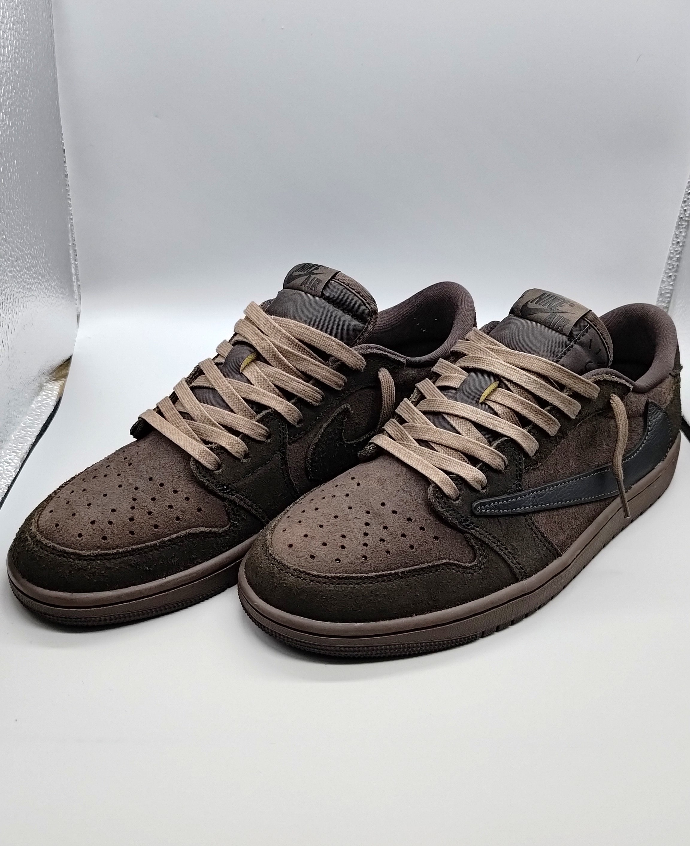 Travis Scott × Nike Air Jordan 1 Low OG SP "Velvet Brown and Dark Mocha"