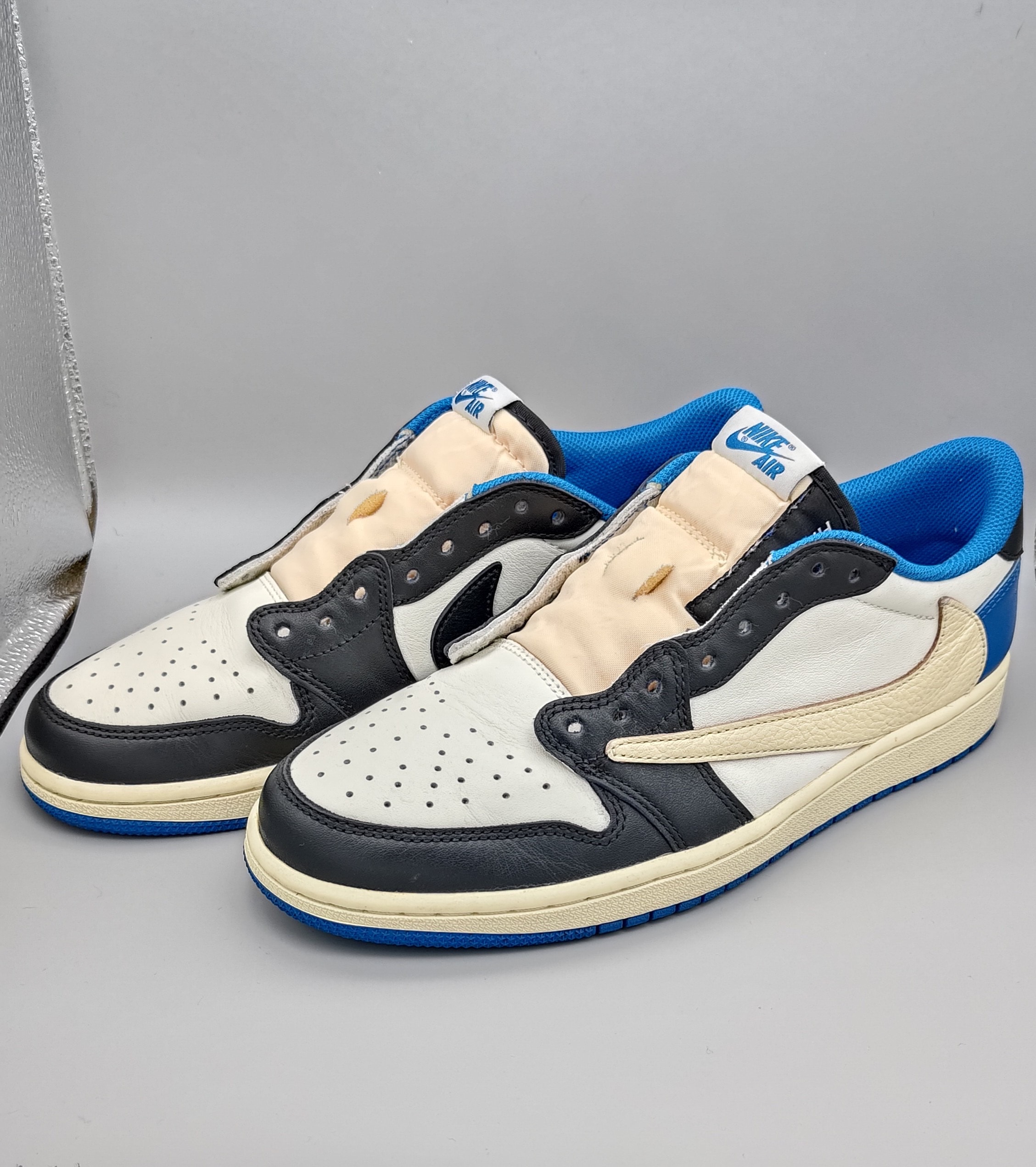 Travis Scott × fragment design × Nike Air Jordan 1 Low OG SP "Military Blue"