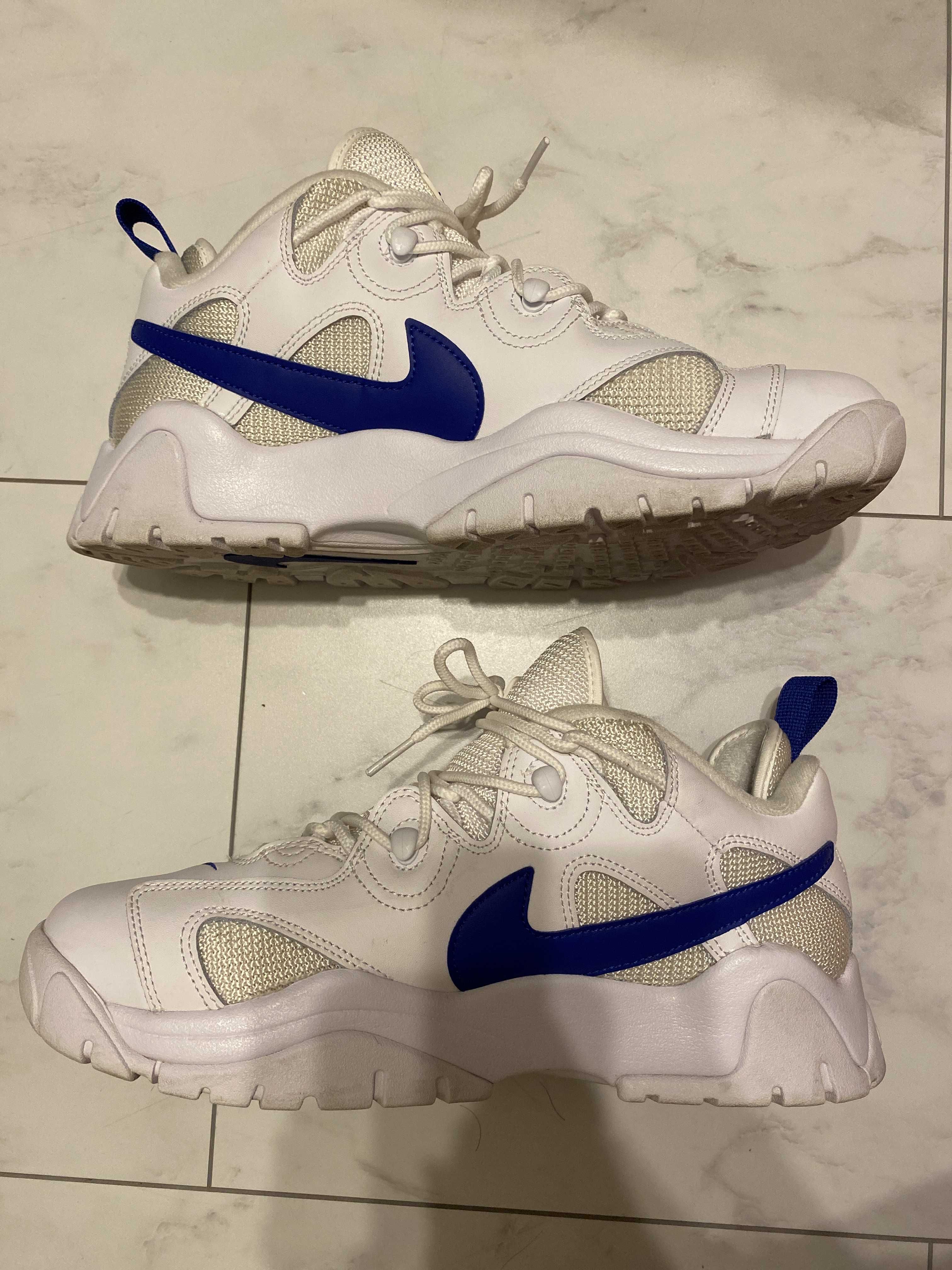 NIKE AIR BARRAGE LOW "WHITE/BLUE"