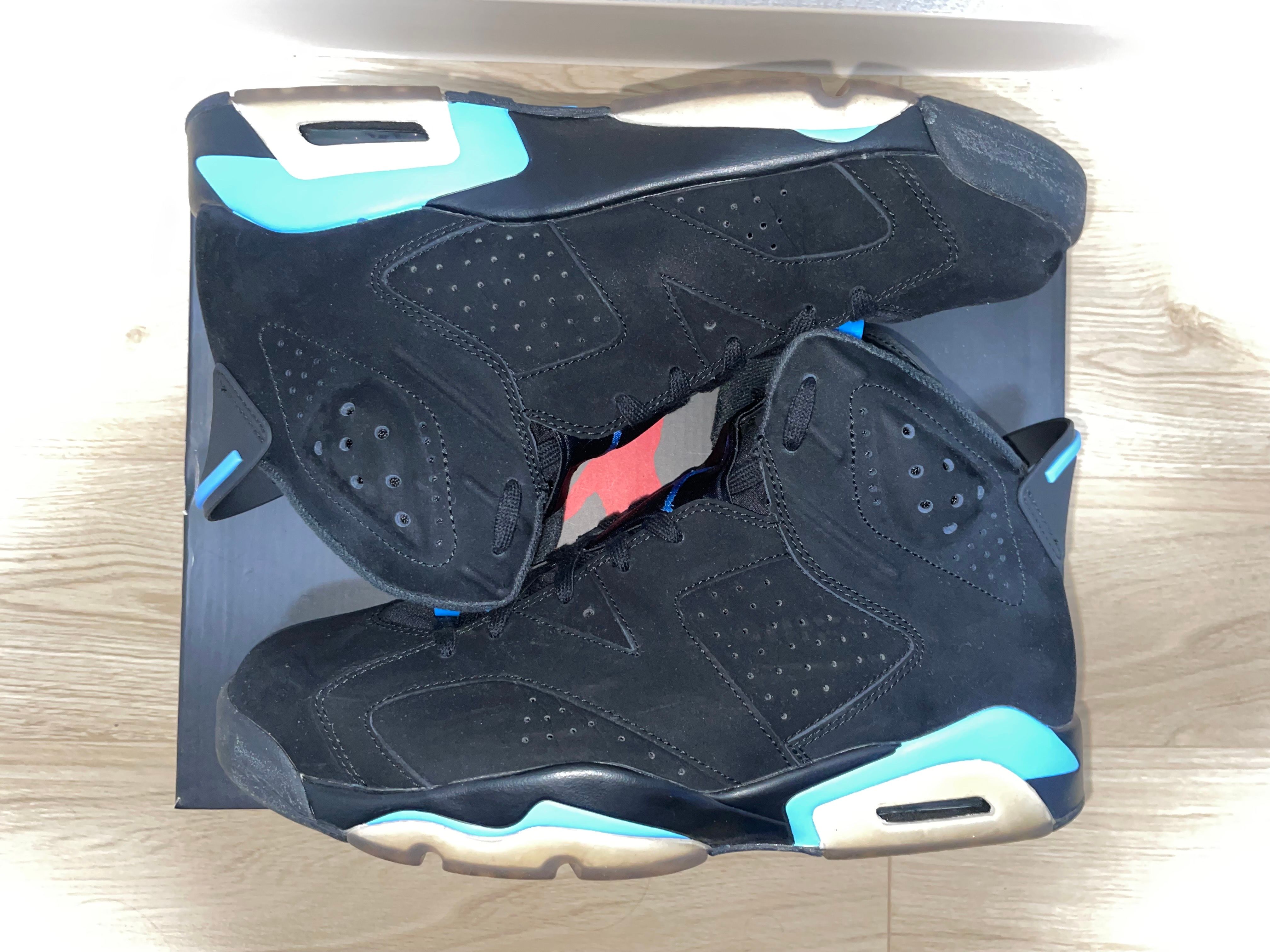 NIKE AIR JORDAN 6 RETRO "UNC"