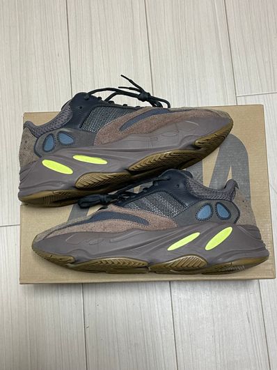YEEZY BOOST 700 WAVE RUNNER DARK GREY
