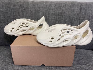 adidas YEEZY Foam Runner "Sand"