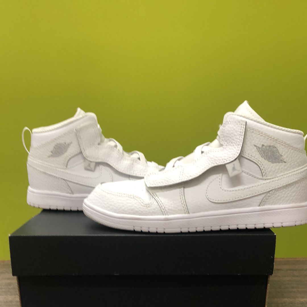 Nike PS Air Jordan 1 Mid ALT "Triple White"