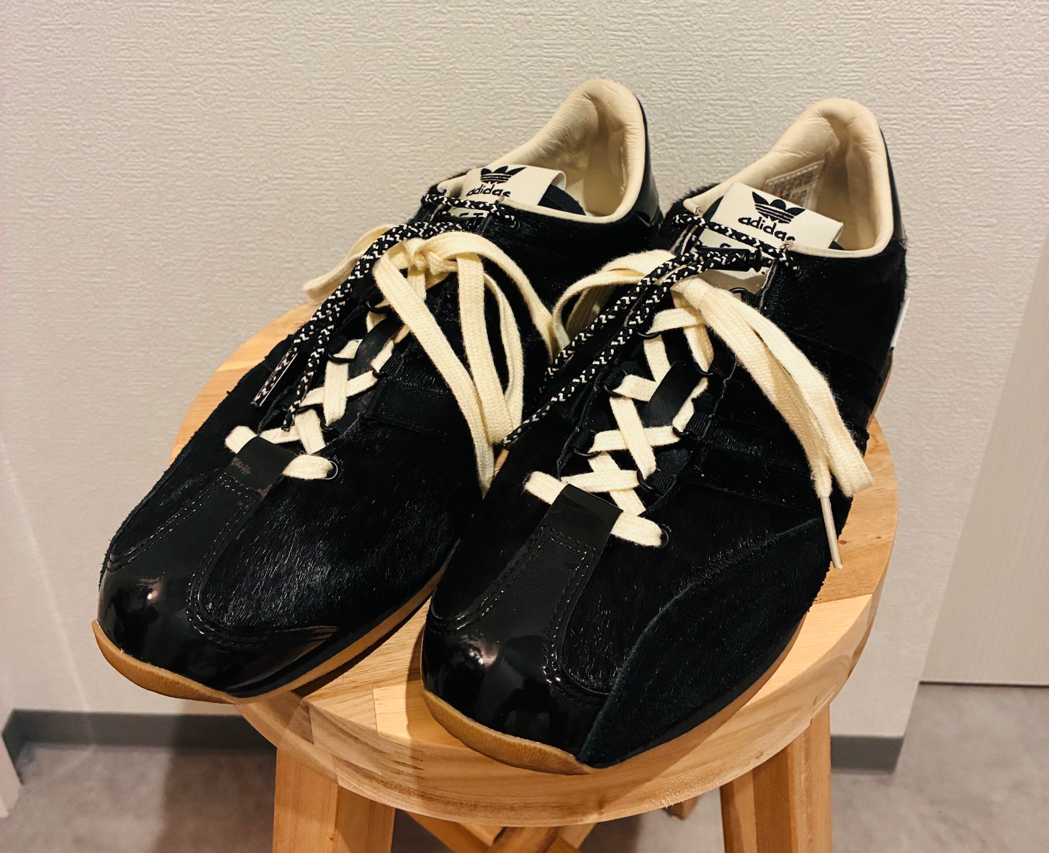 ソングフォーザミュート × アディダス カントリー OG 