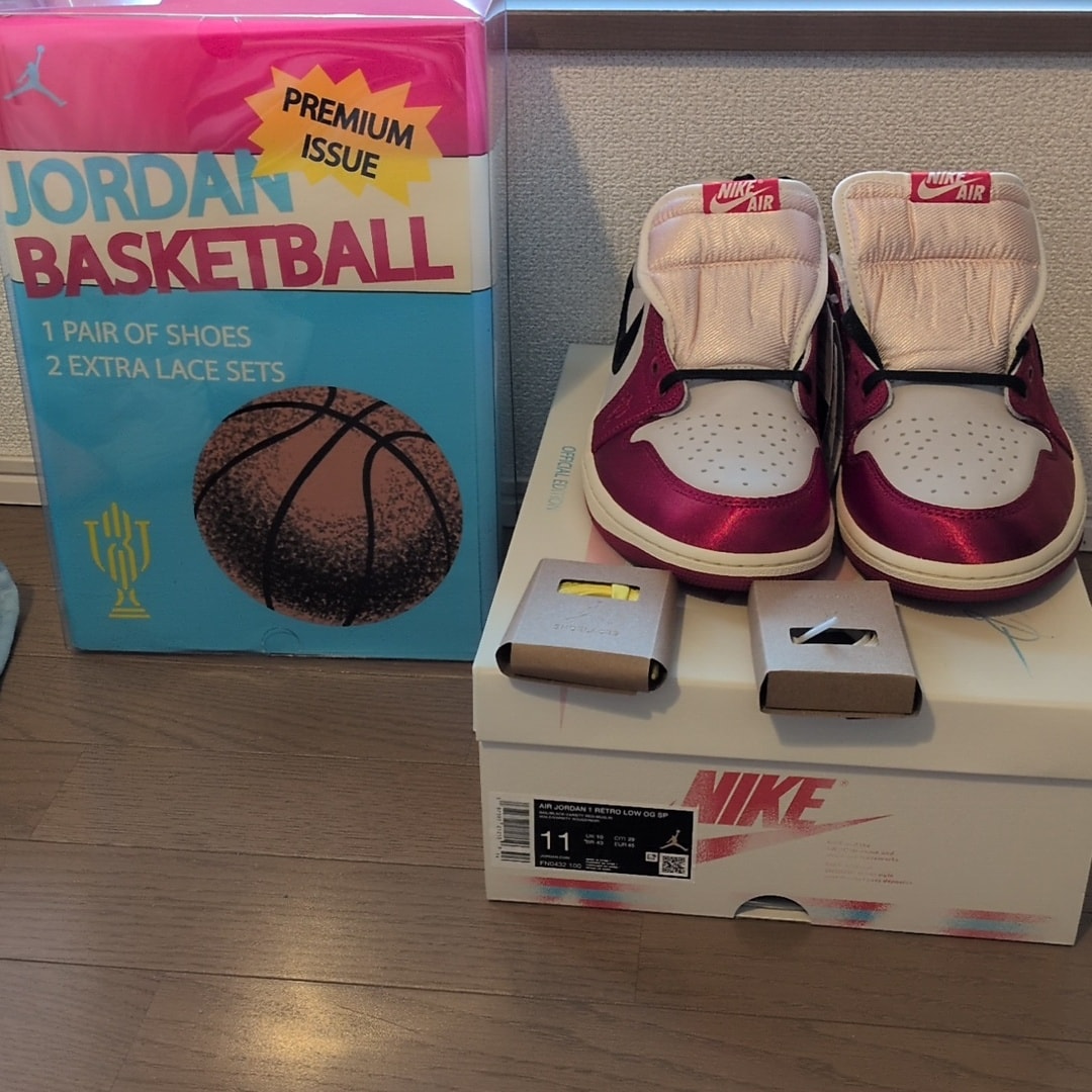 Trophy Room × Nike Air Jordan 1 Low OG "Sail and Varsity Red"