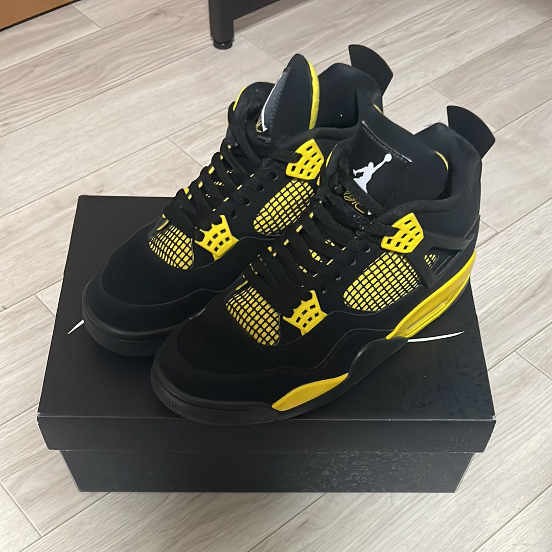 Nike Air Jordan 4 Retro "Thunder"(2023)