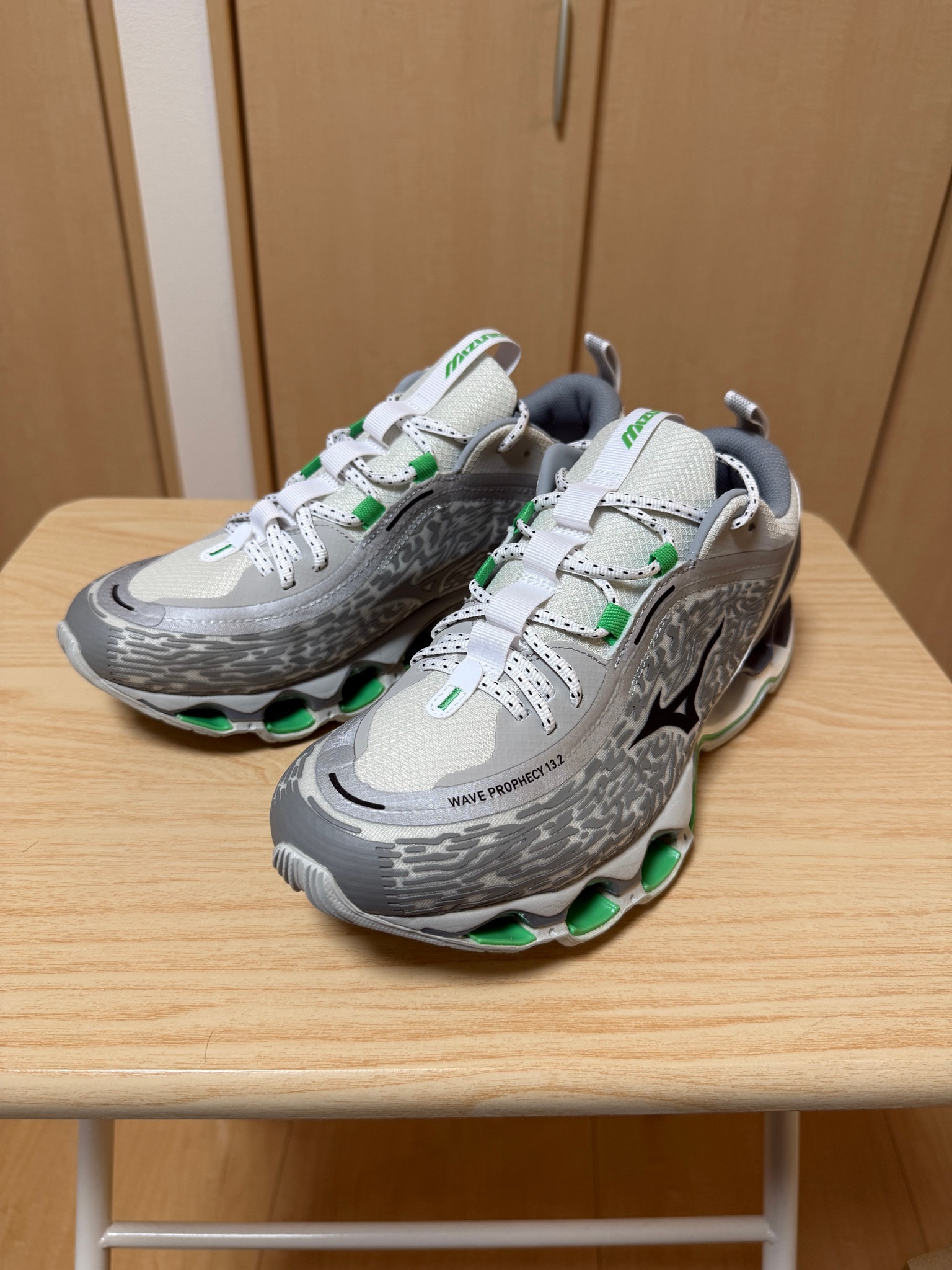Mizuno Wave Prophecy 13.2 "Grey/Light Grey/Light Green"