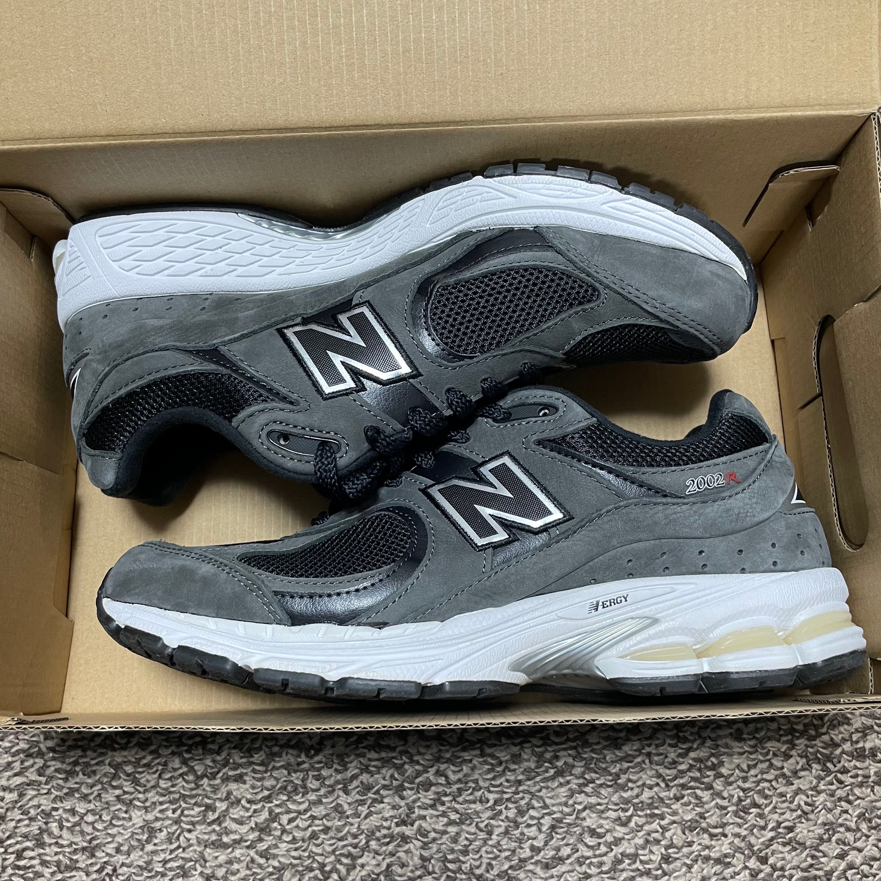 New Balance 2002R "Black/Gray"