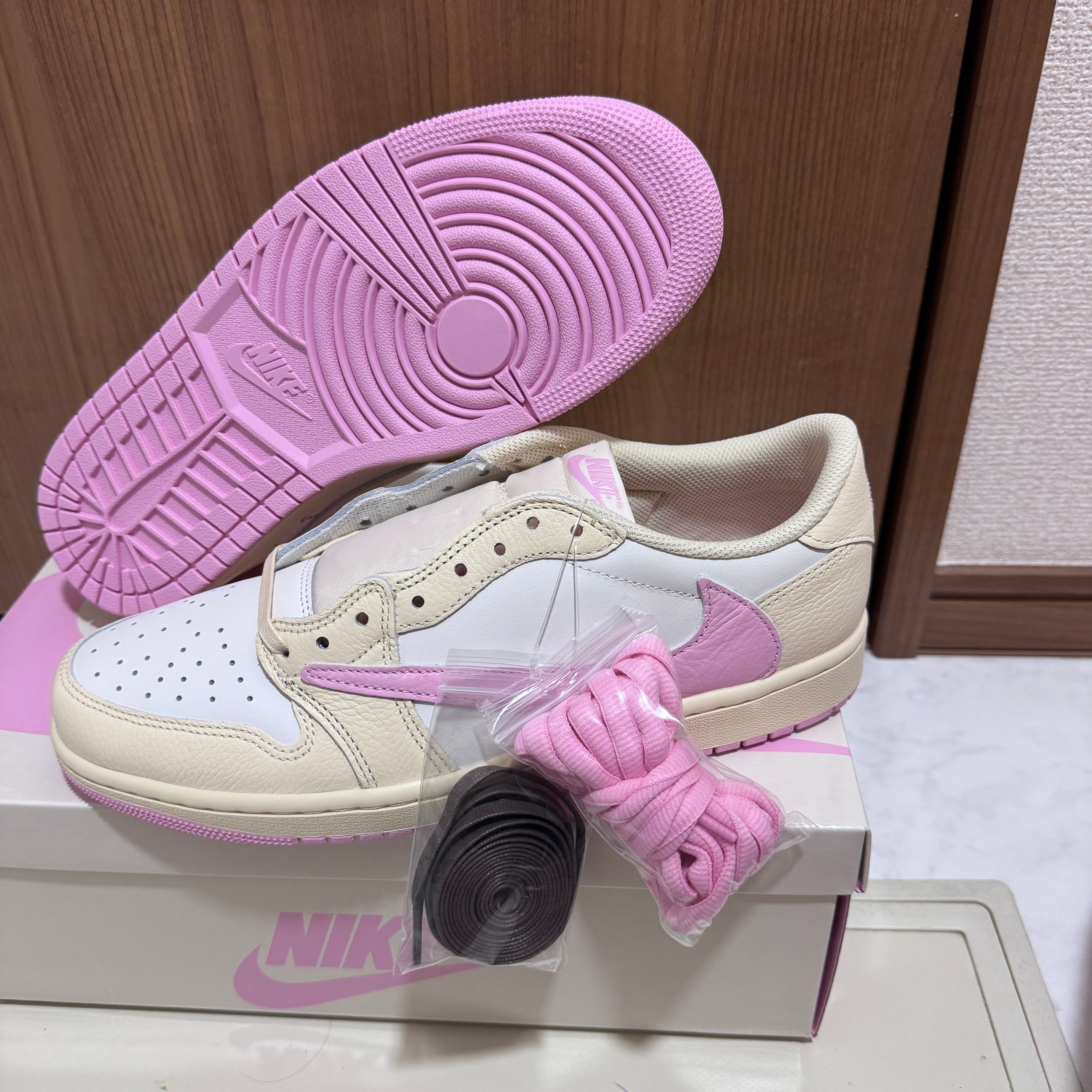 Travis Scott × Nike Air Jordan 1 Retro Low OG "Muslin/Shy Pink"