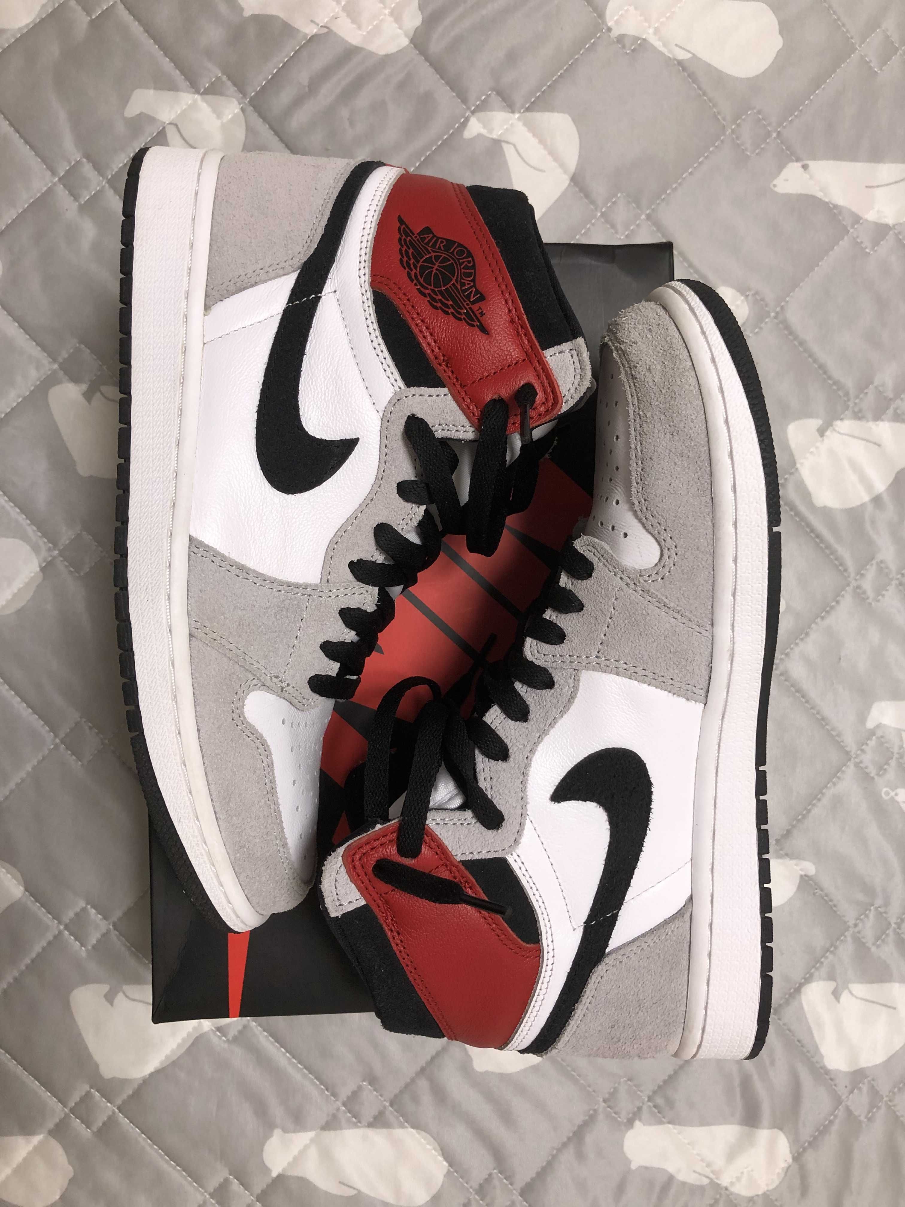 Nike Air Jordan 1 High OG "White/Black/Light Smoke Grey"