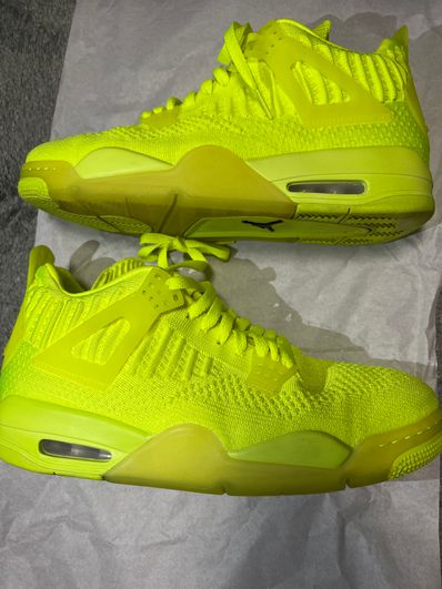 NIKE AIR JORDAN 4 RETRO FLYKNIT VOLT
