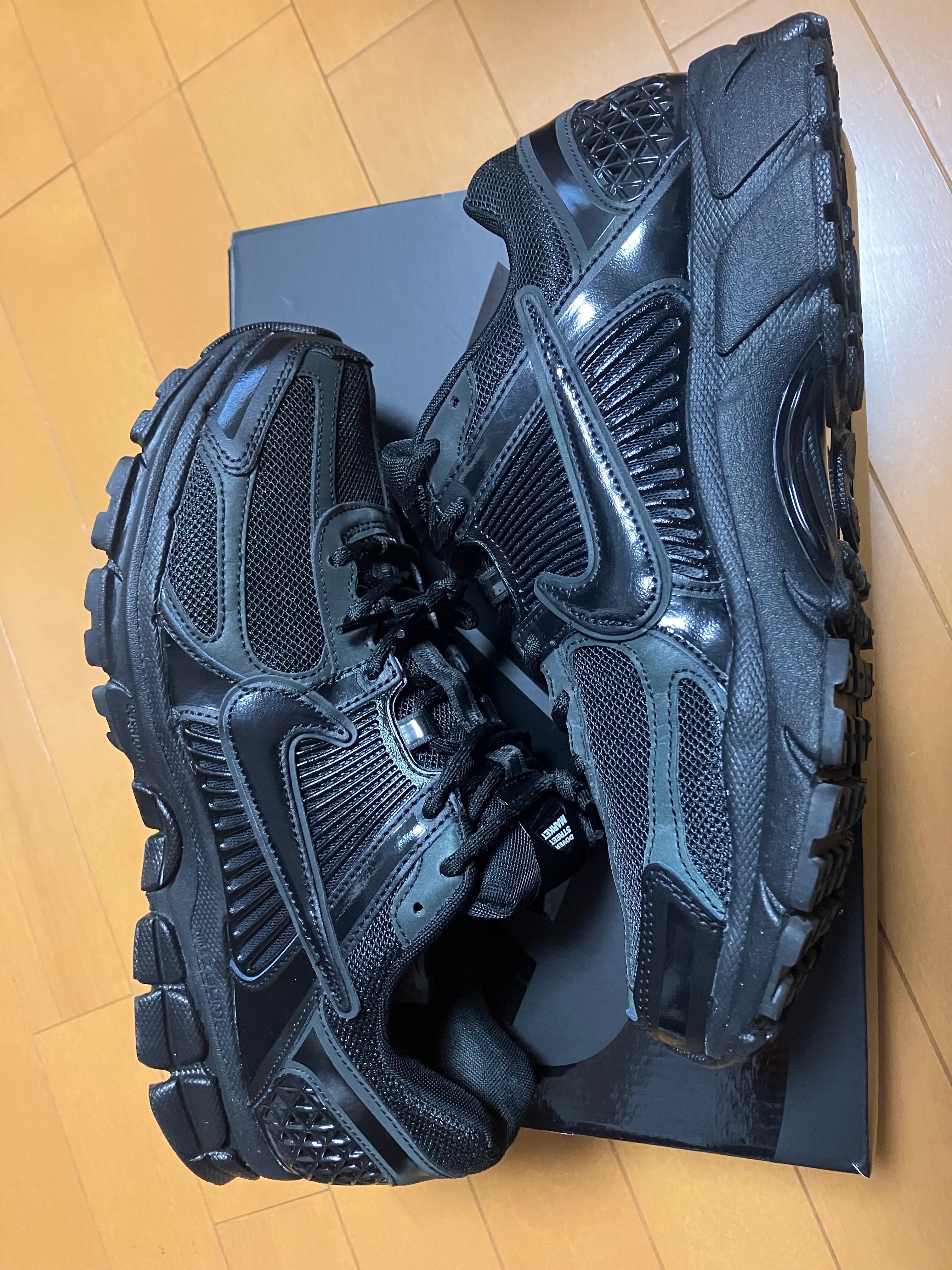 Dover Street Market × Nike Zoom Vomero 5 "Black"