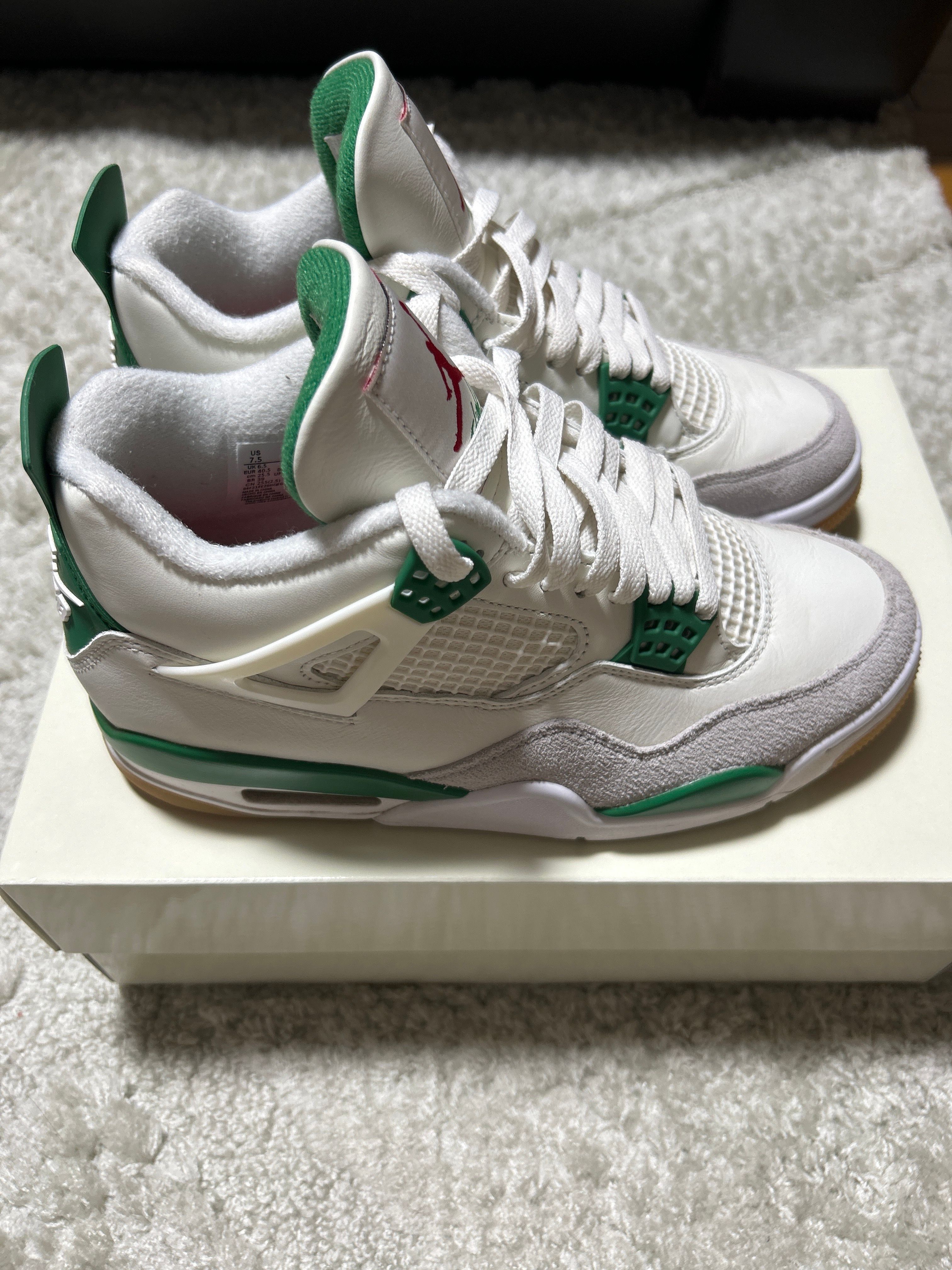 Nike SB × Air Jordan 4 Retro SP "Pine Green"
