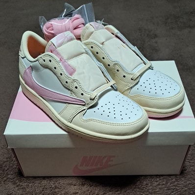 Travis Scott × Nike Air Jordan 1 Retro Low OG "Muslin/Shy Pink"