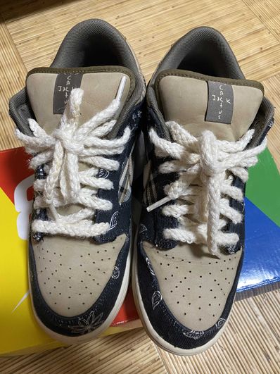 Travis Scott × Nike SB Dunk Low "Black/Parachute Beige"