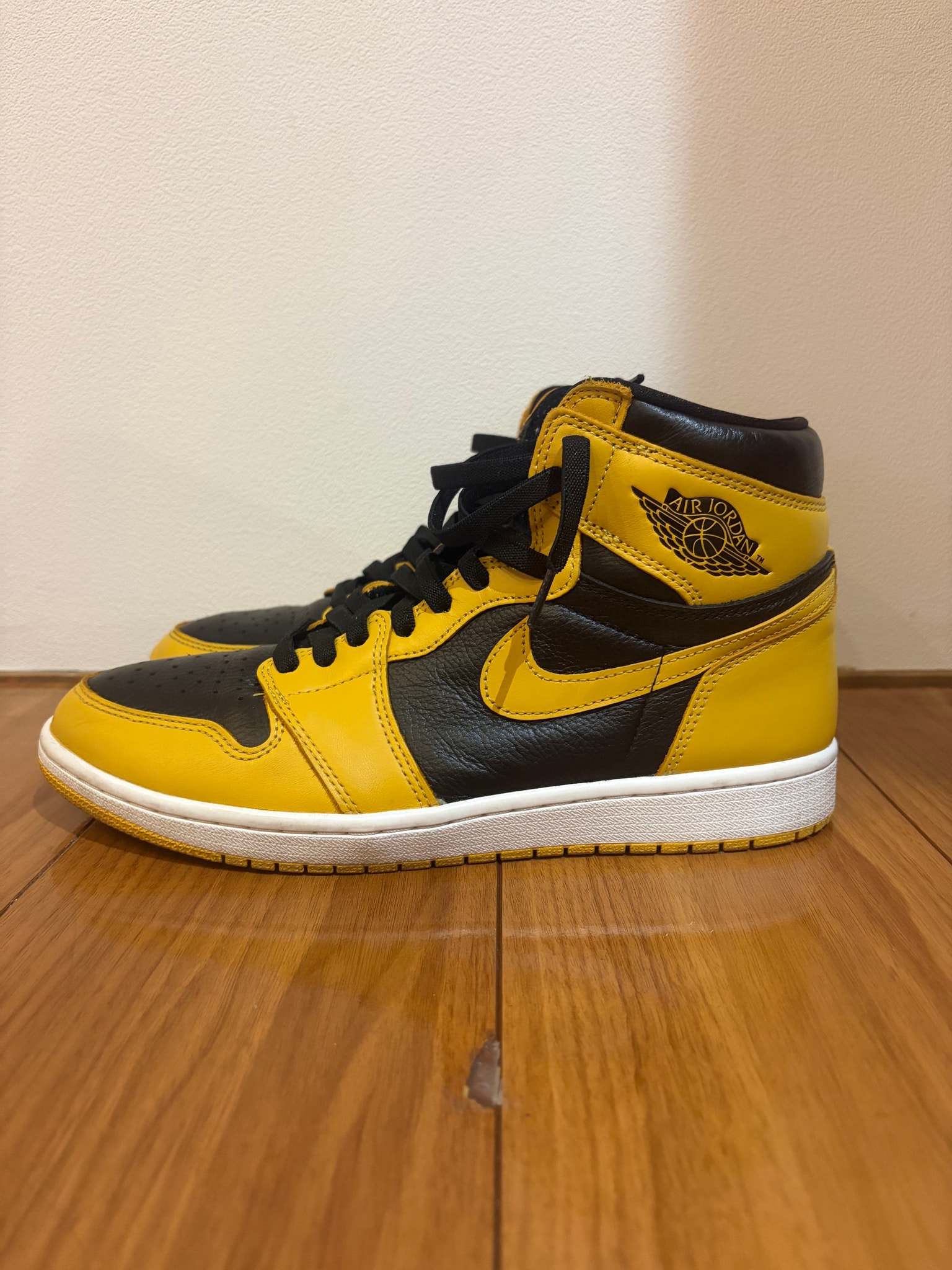 Nike Air Jordan 1 High OG "Pollen"