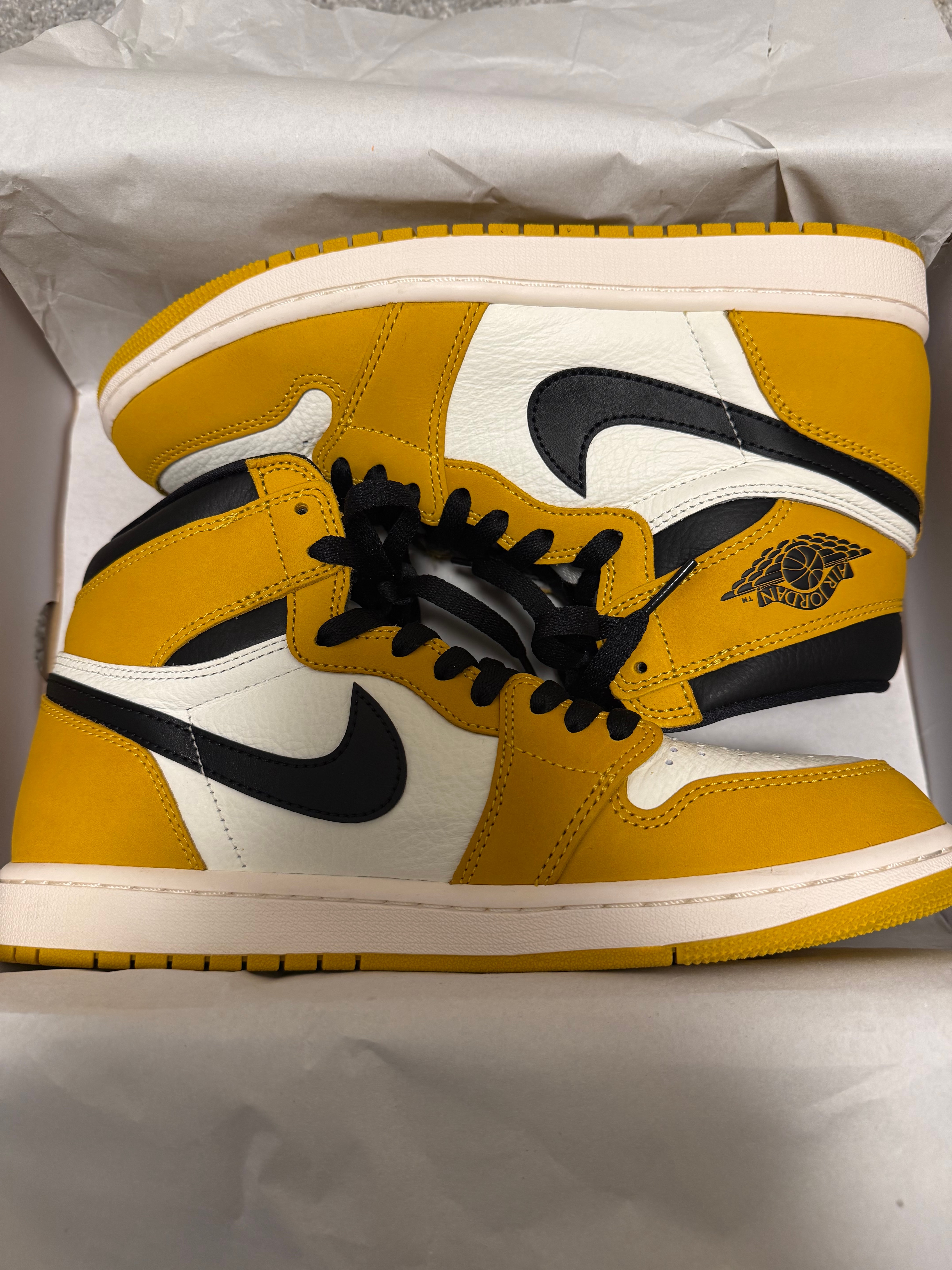 Nike Air Jordan 1 Retro High OG "Yellow Ochre"