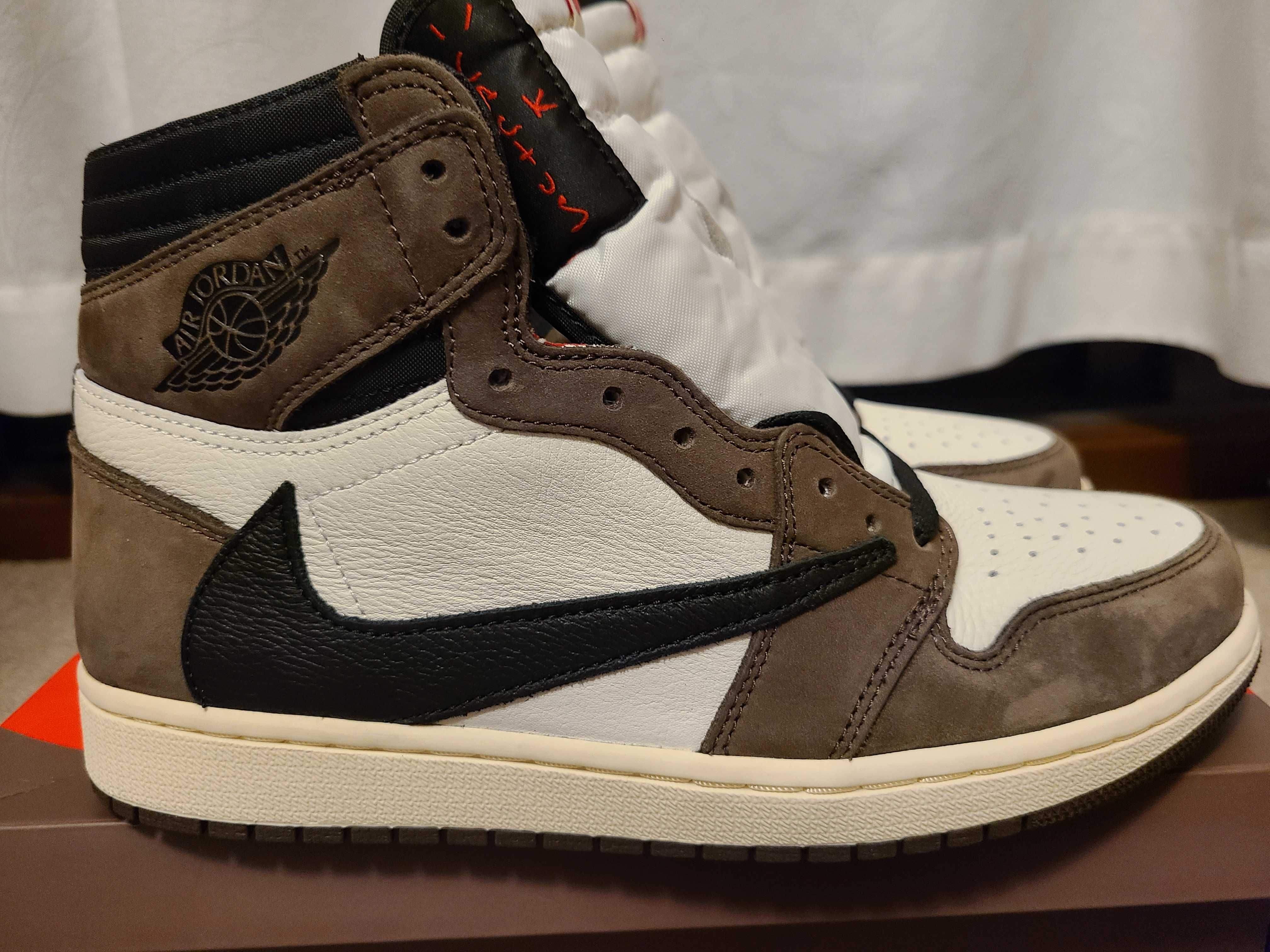 Travis Scott × Nike Air Jordan 1 Retro High OG TS SP "Sail/Dark Mocha"